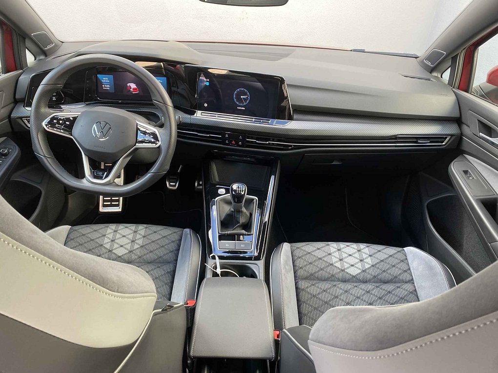 Volkswagen Golf 1.5 TSi 
