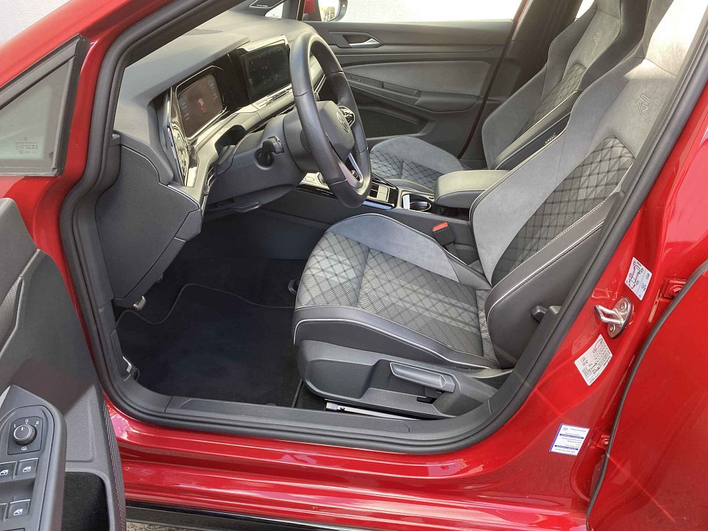 Volkswagen Golf 1.5 TSi 