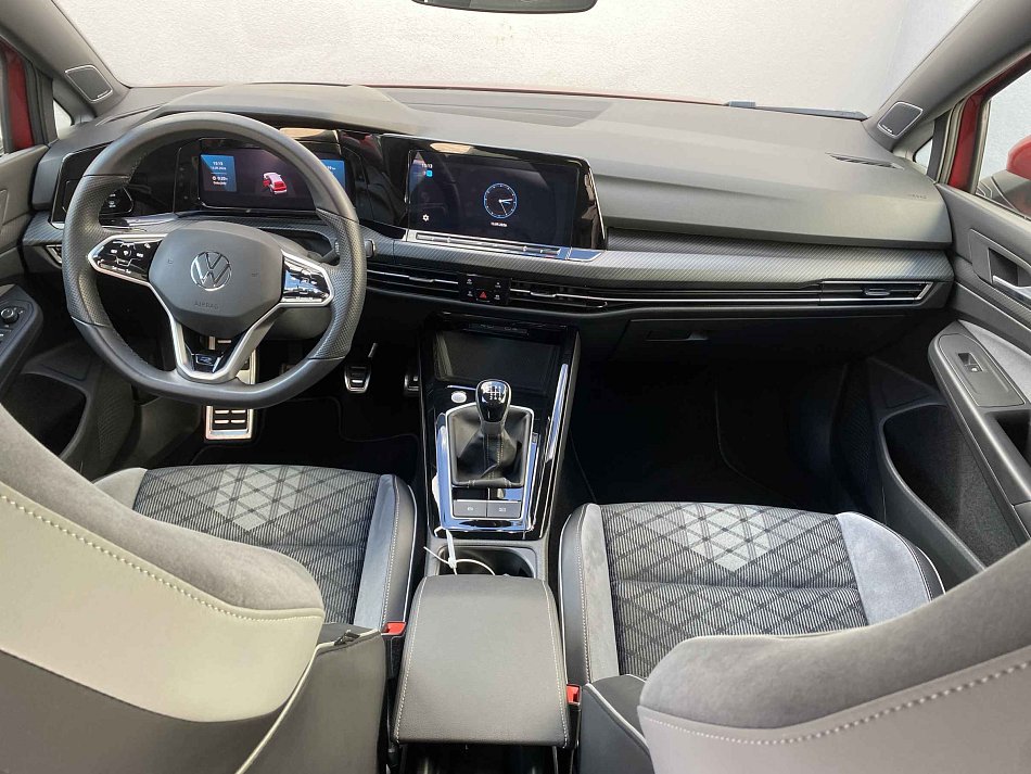 Volkswagen Golf 1.5 TSi 
