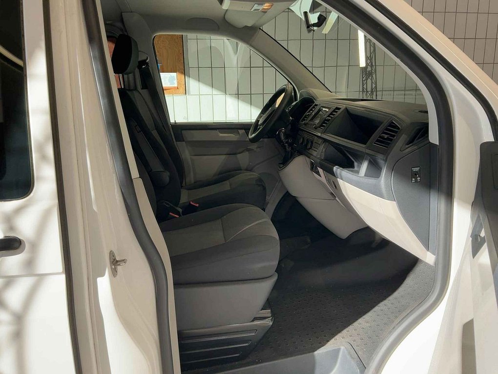 Volkswagen Transporter 2.0TDi  8míst T6