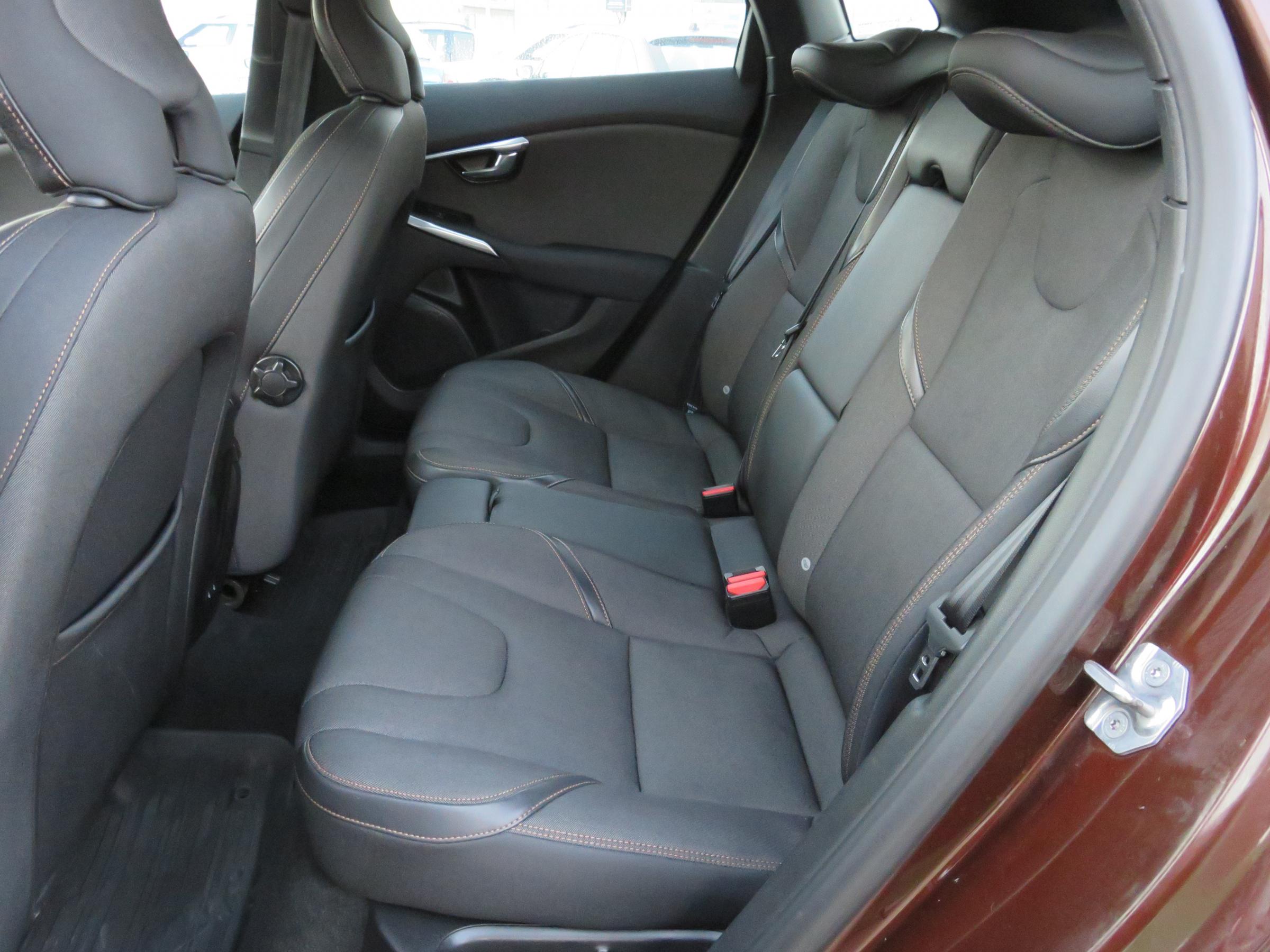 Volvo V40, 2018 - pohled č. 10