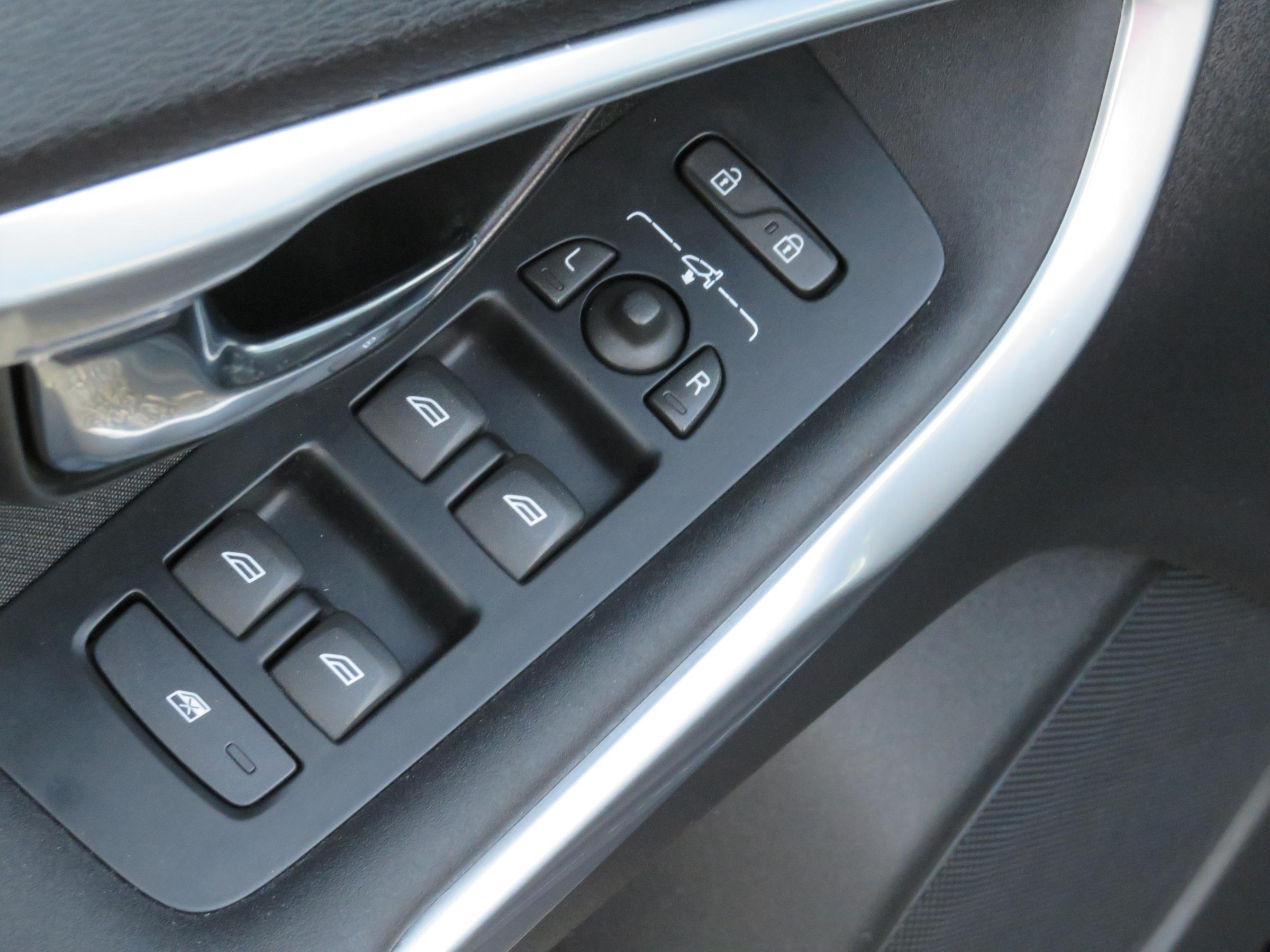 Volvo V40, 2018 - pohled č. 12