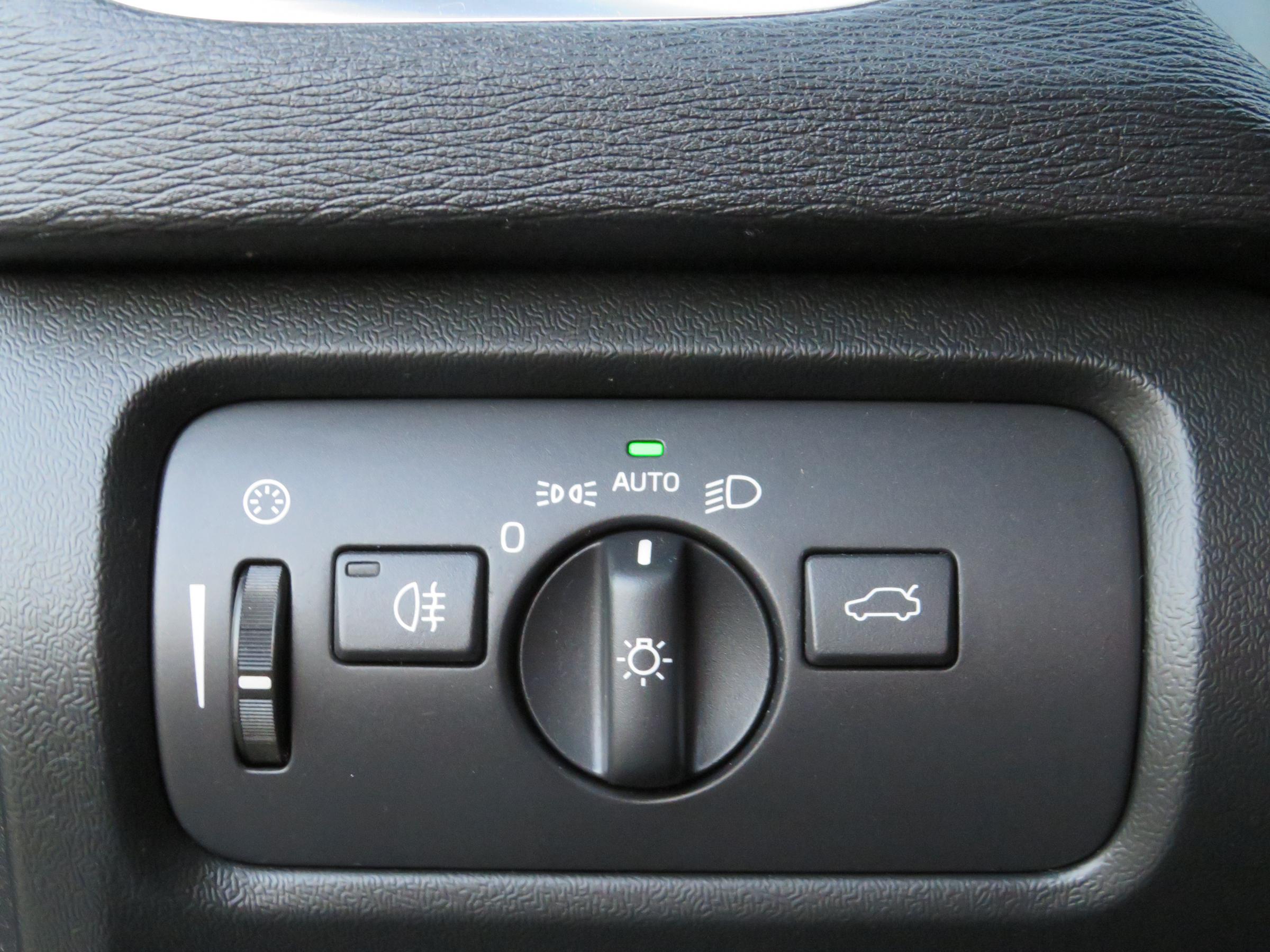 Volvo V40, 2018 - pohled č. 13