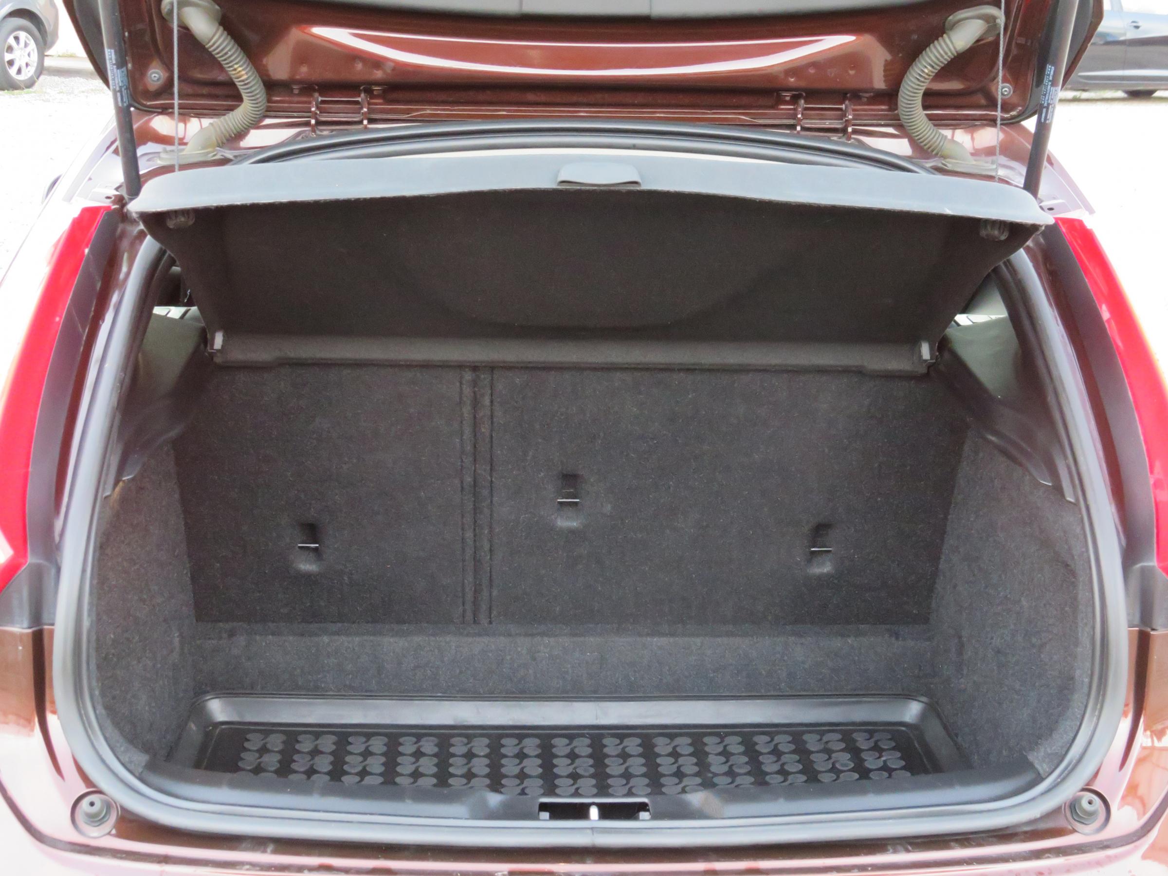 Volvo V40, 2018 - pohled č. 7