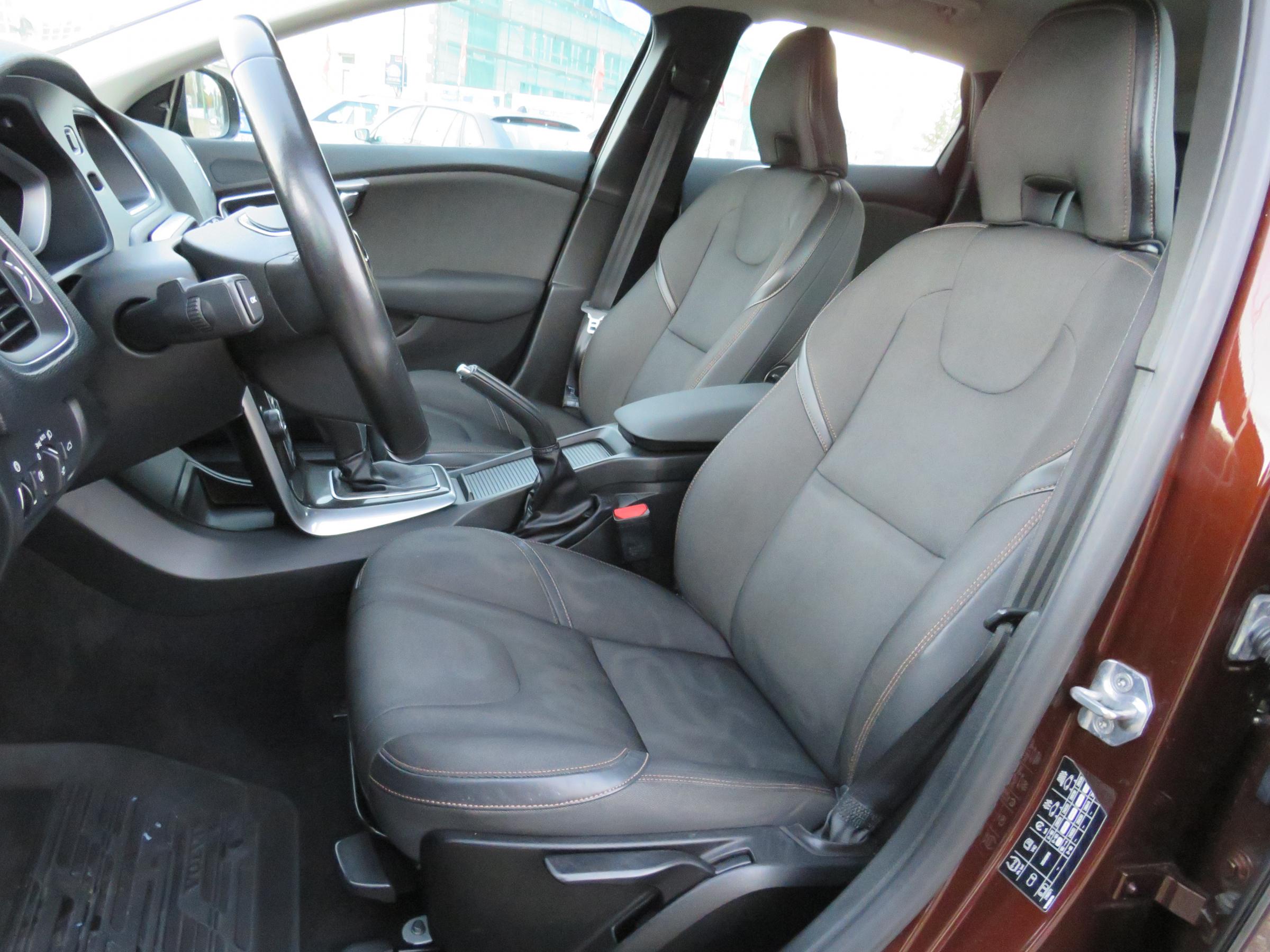 Volvo V40, 2018 - pohled č. 9