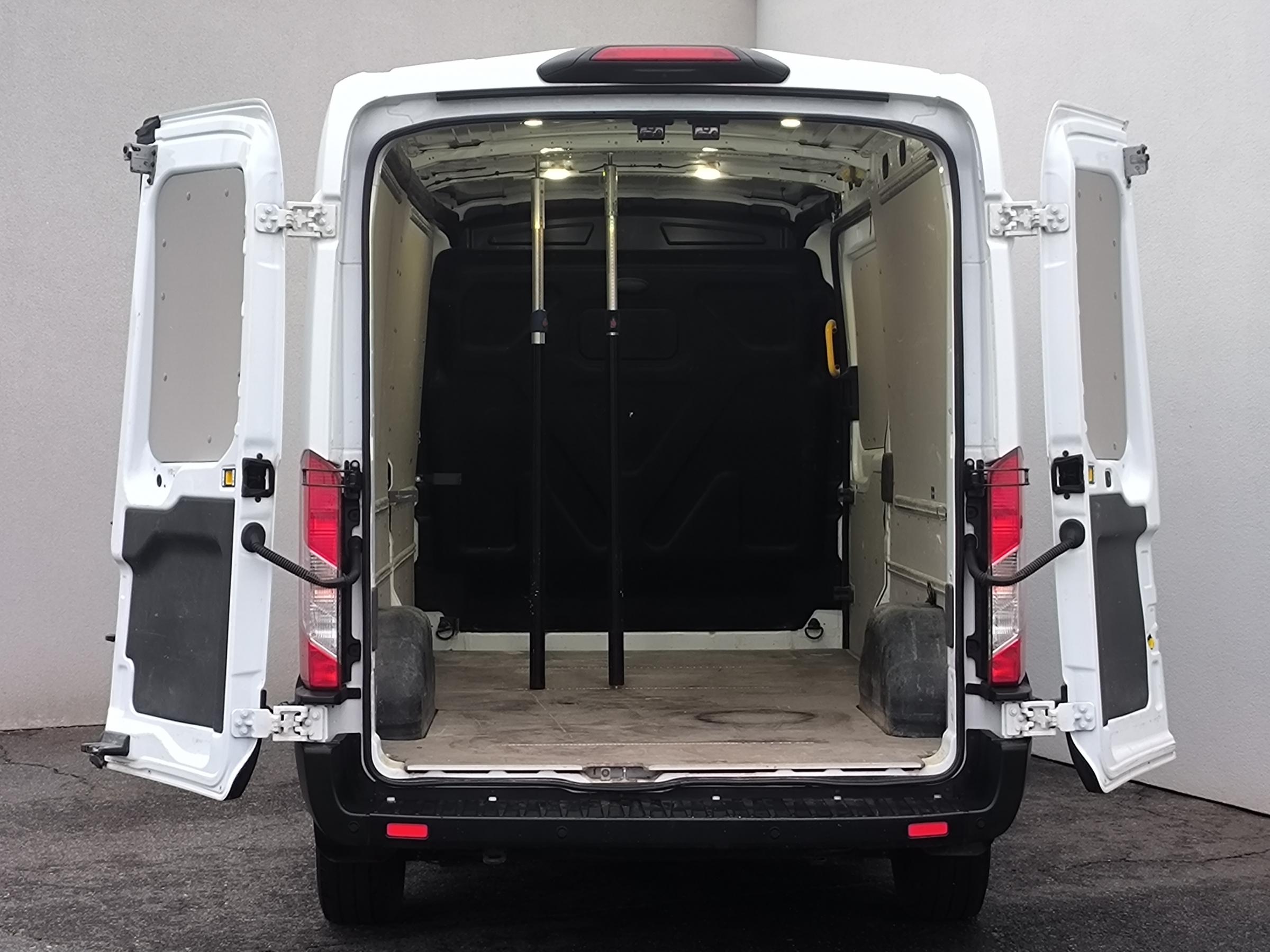 Ford Transit, 2021 - pohled č. 7