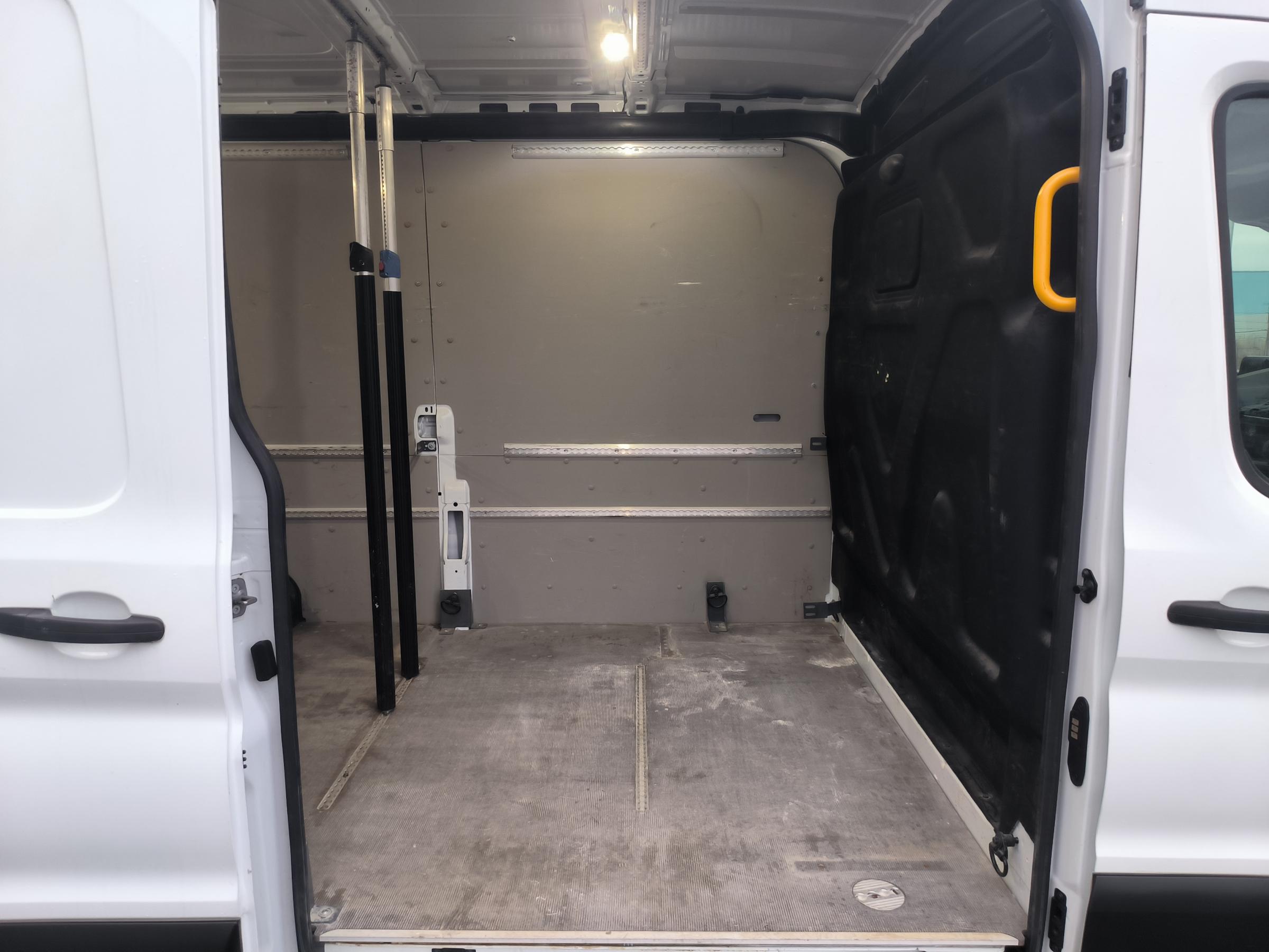 Ford Transit, 2021 - pohled č. 9