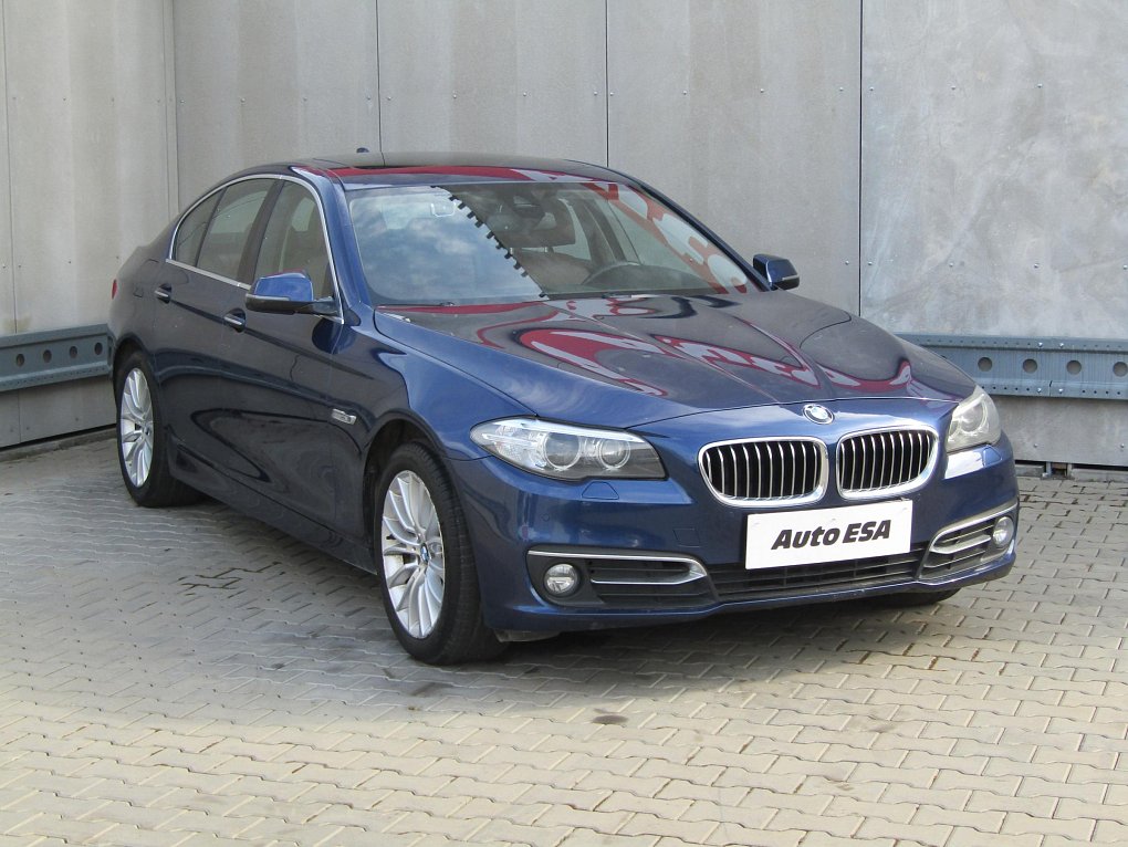 BMW Řada 5 3.0 D LuxuryLine xDrive 530d