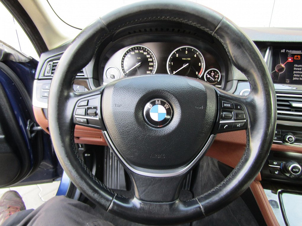 BMW Řada 5 3.0 D LuxuryLine xDrive 530d