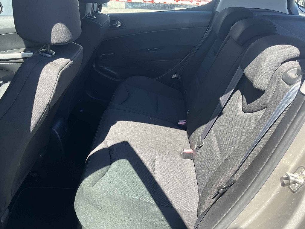 Peugeot 308 1.4 i 
