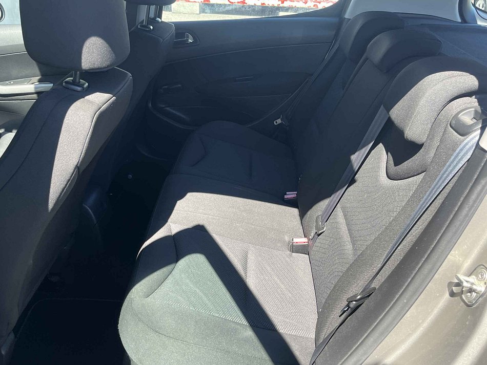 Peugeot 308 1.4 i 