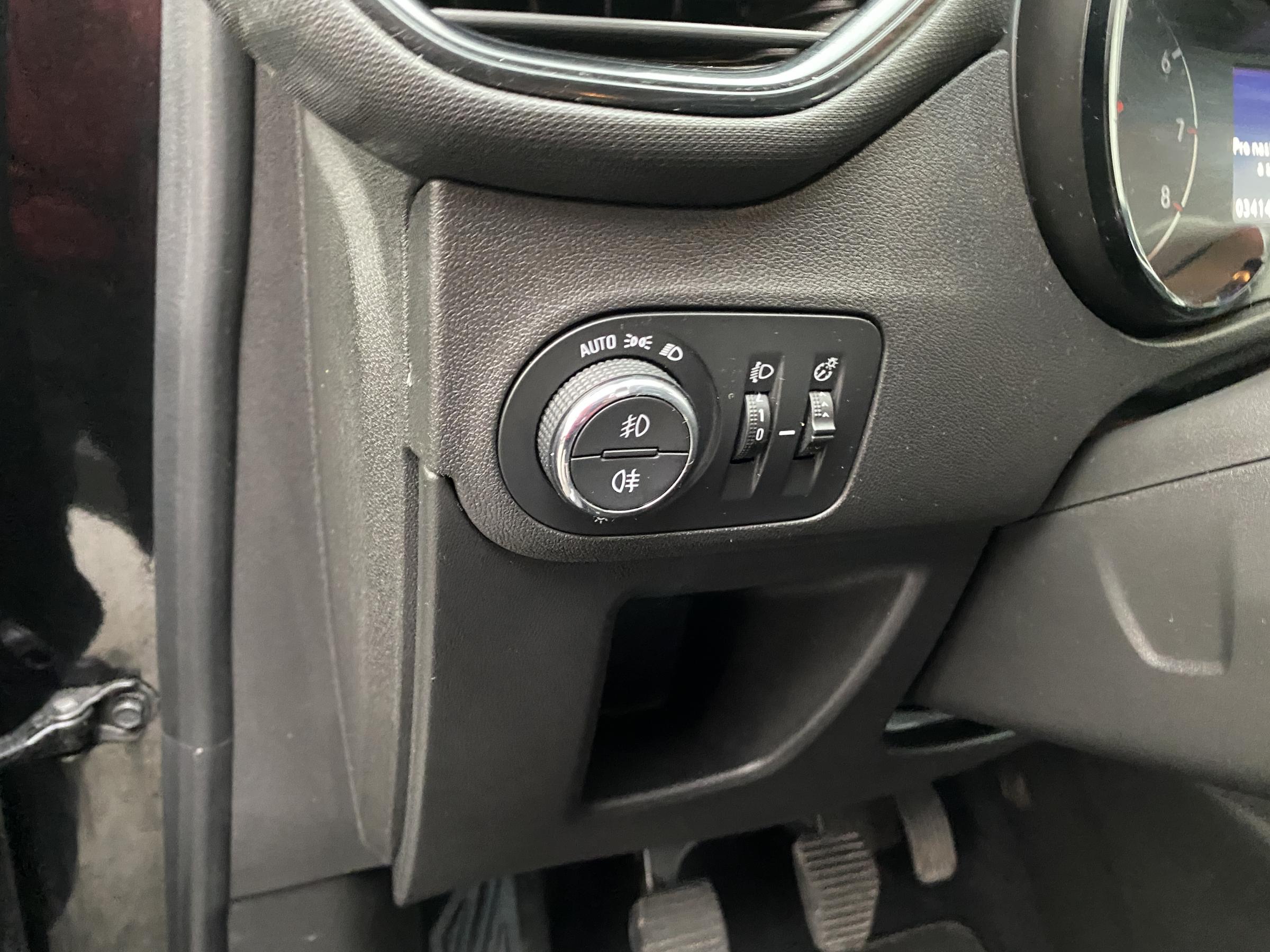 Vauxhall Crossland X, 2019 - pohled č. 15