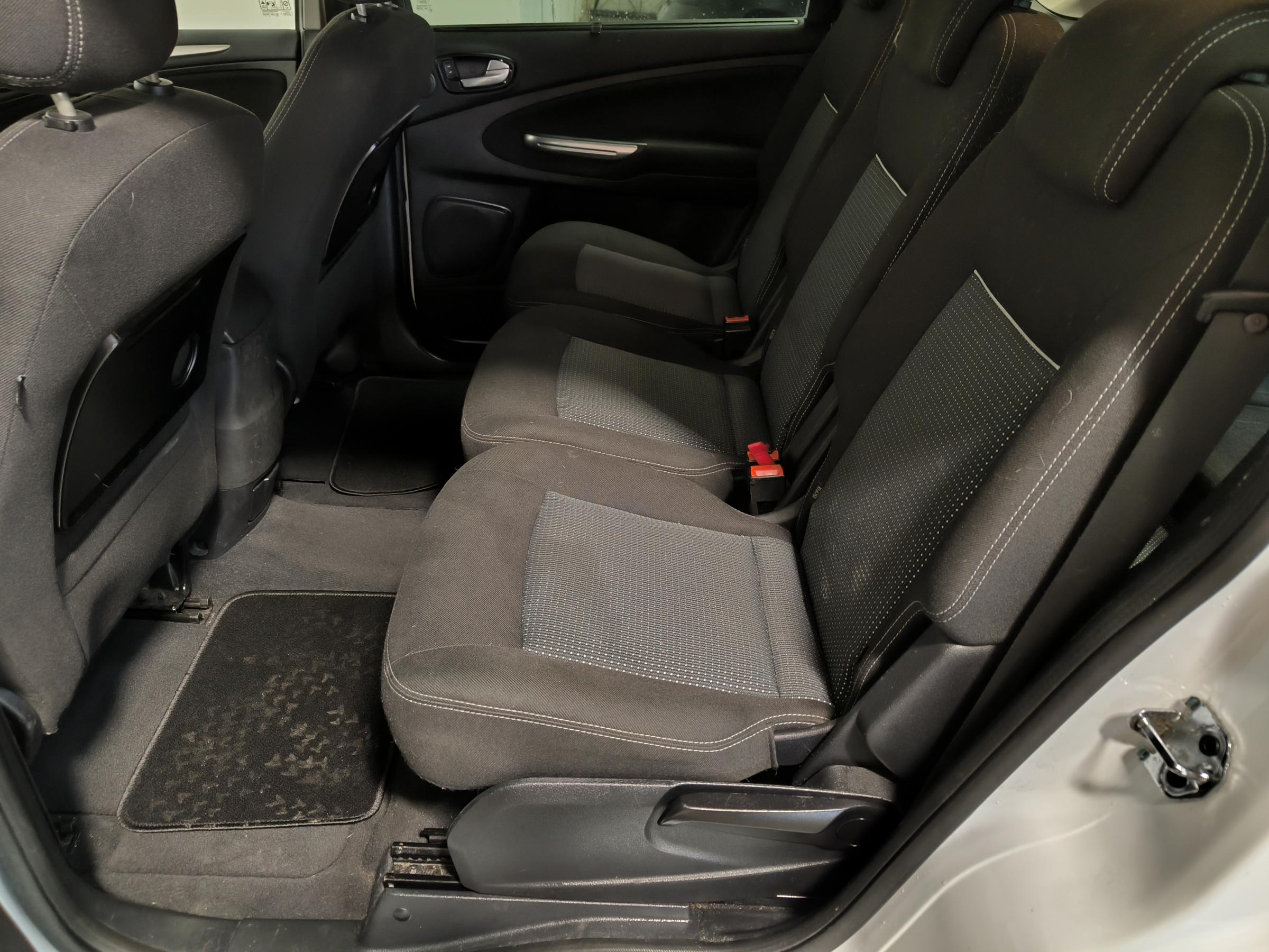 Ford S-MAX, 2014 - pohled č. 10