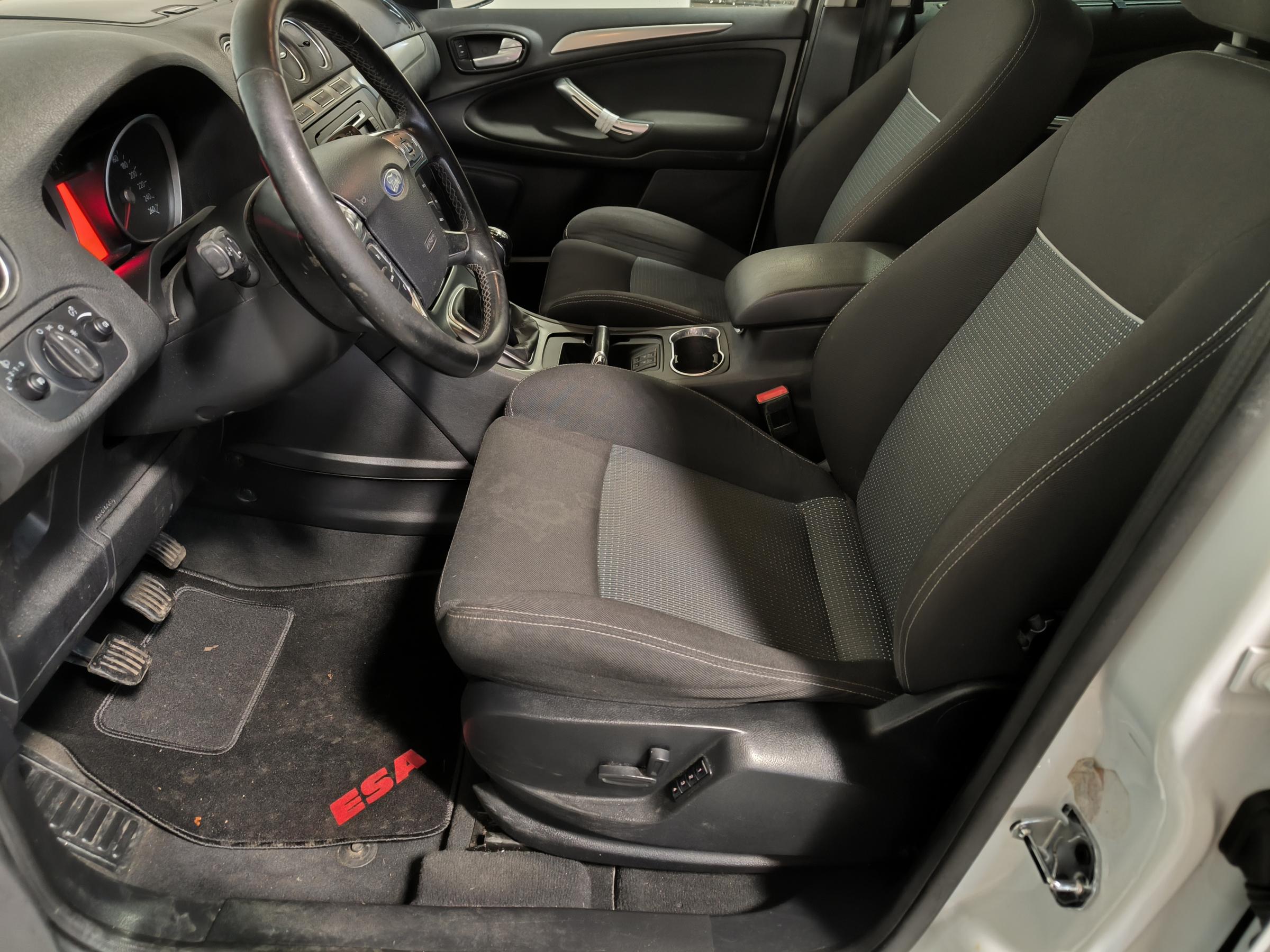 Ford S-MAX, 2014 - pohled č. 9