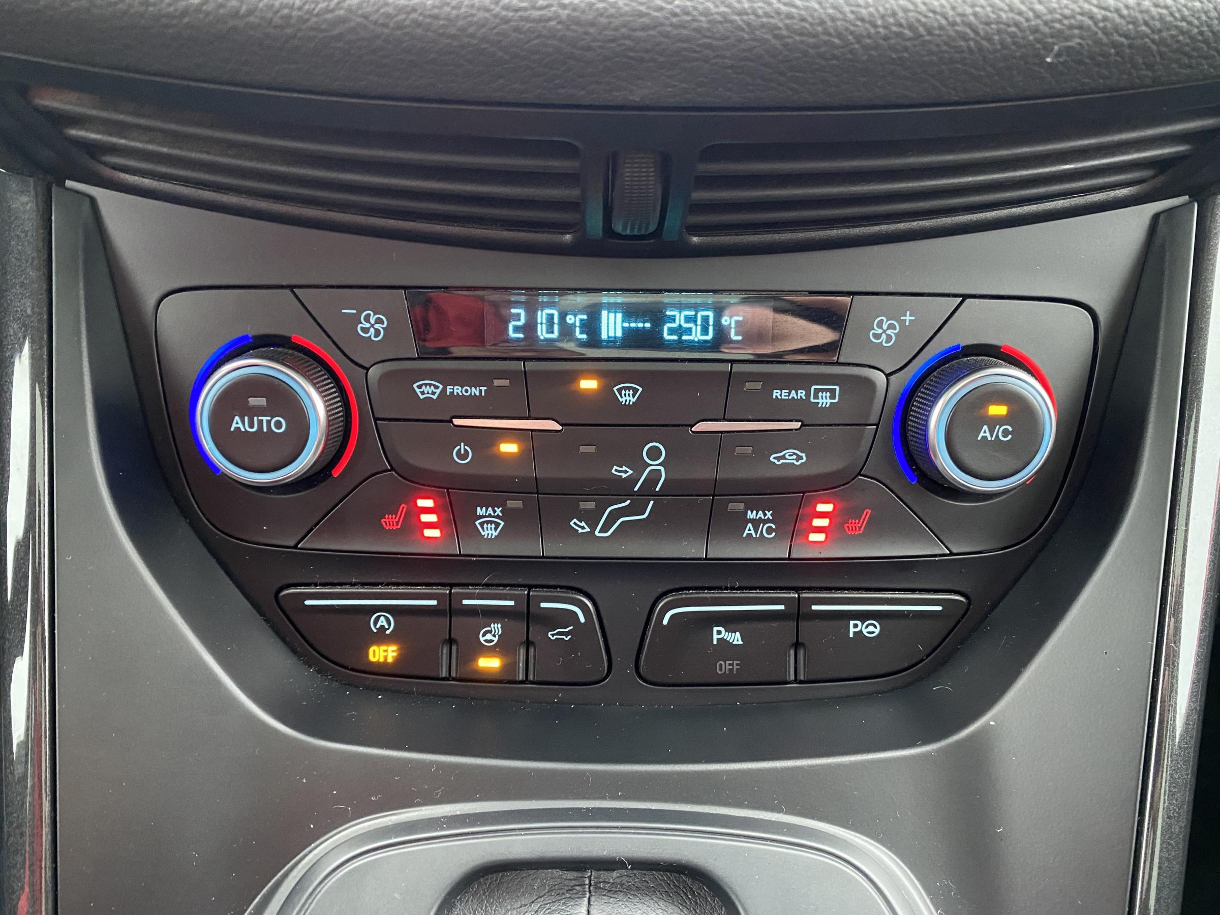 Ford Kuga, 2017 - pohled č. 17