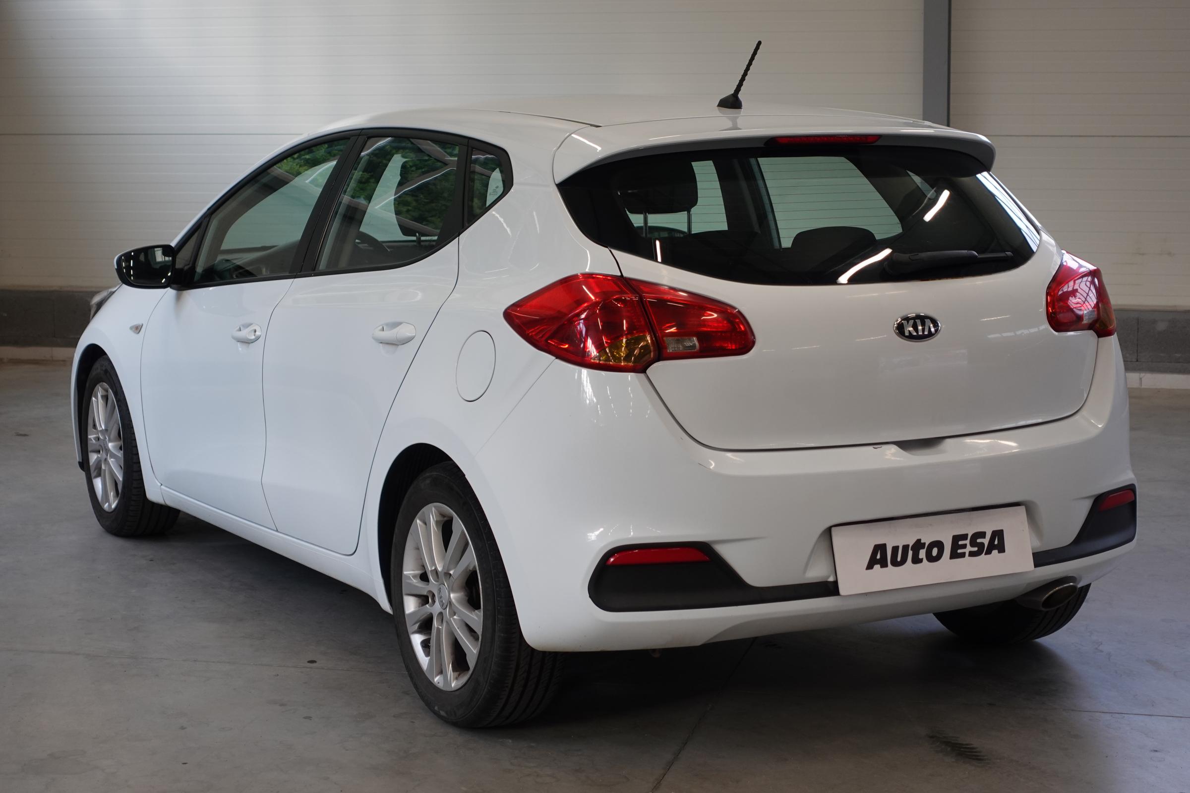 Kia Cee´d, 2014 - pohled č. 4