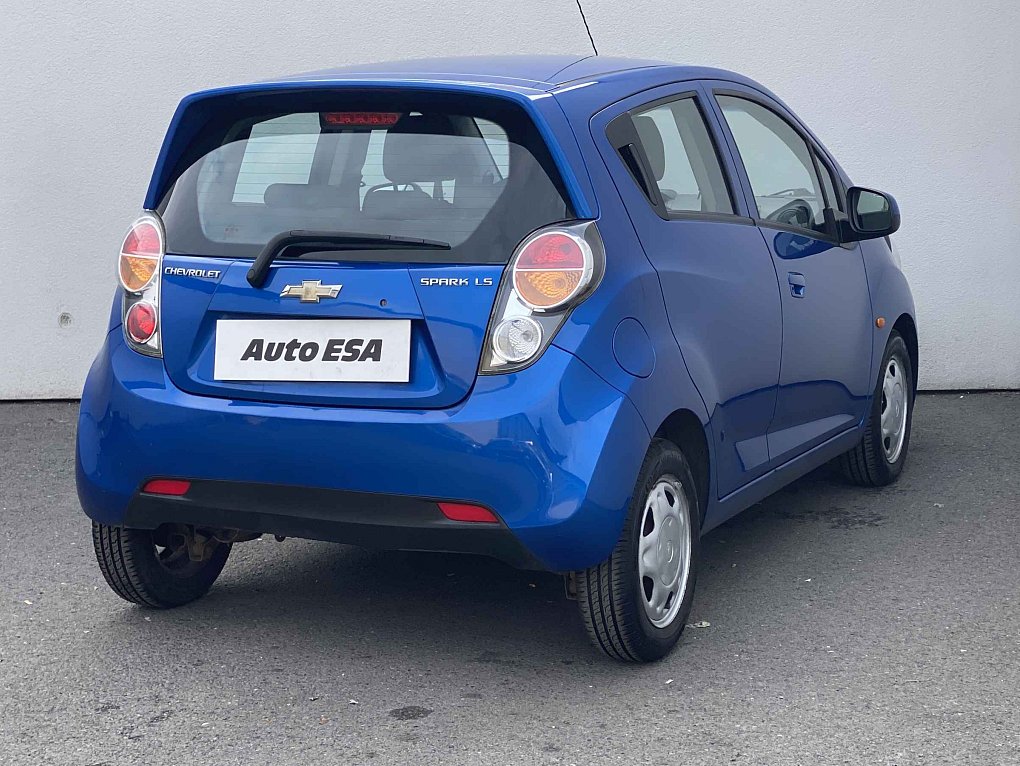 Chevrolet Spark 1.0i 