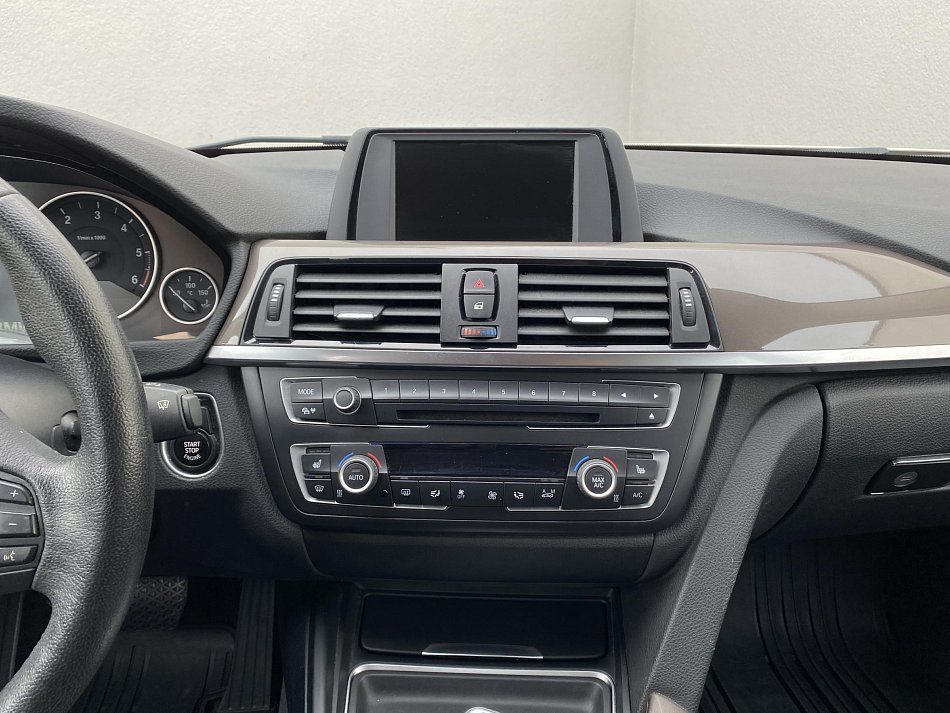 BMW Řada 3 2.0 D Modern 320d xDrive