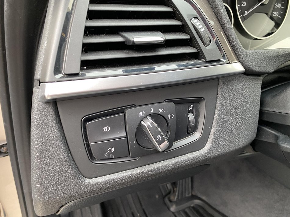 BMW Řada 3 2.0 D Modern 320d xDrive