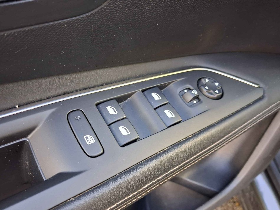 Peugeot 3008 1.2 PT Allure