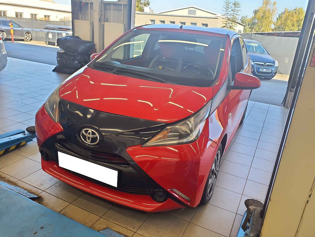 Toyota Aygo 1.0 VVT-i X-play