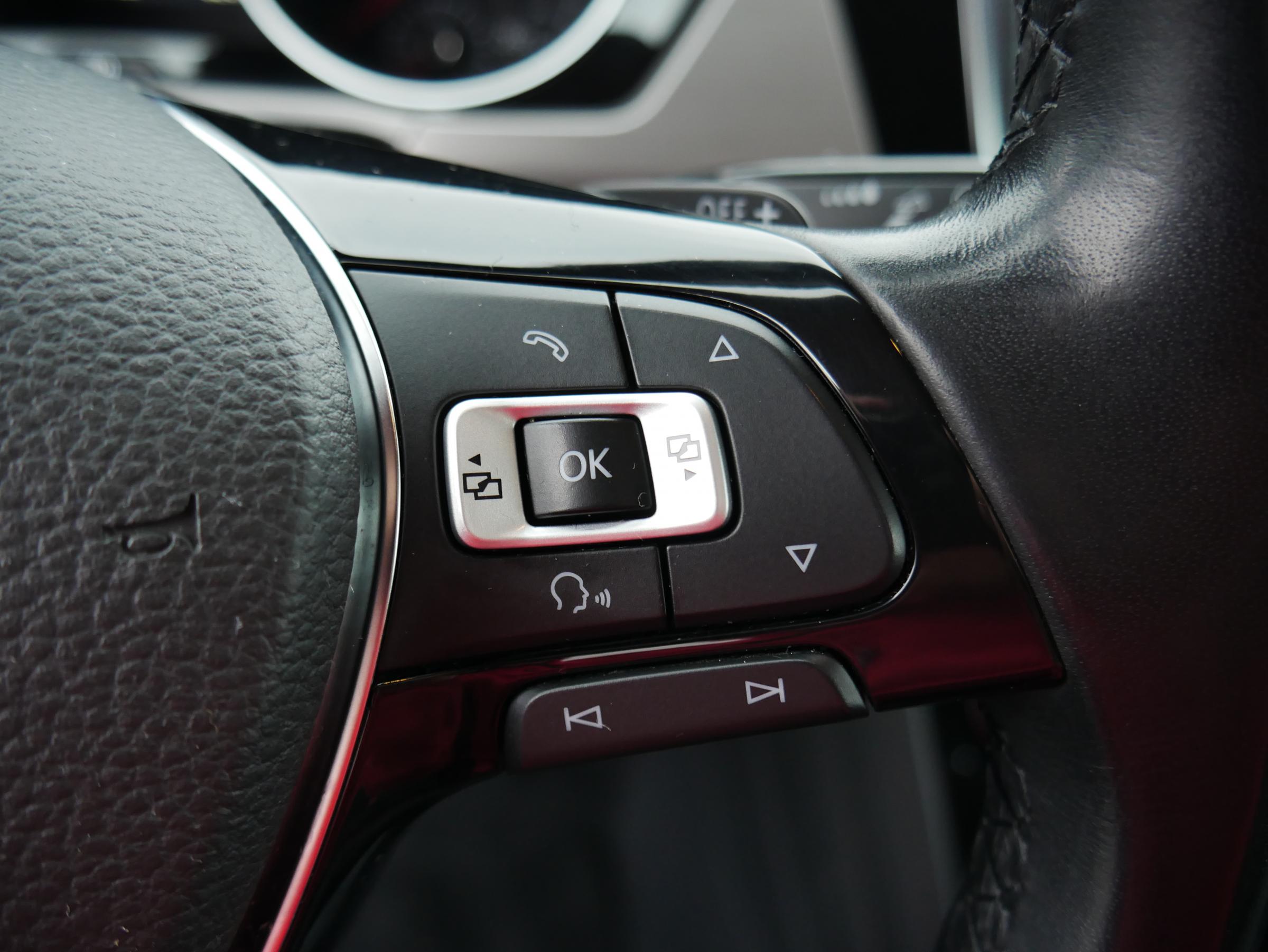 Volkswagen Touran, 2016 - pohled č. 17