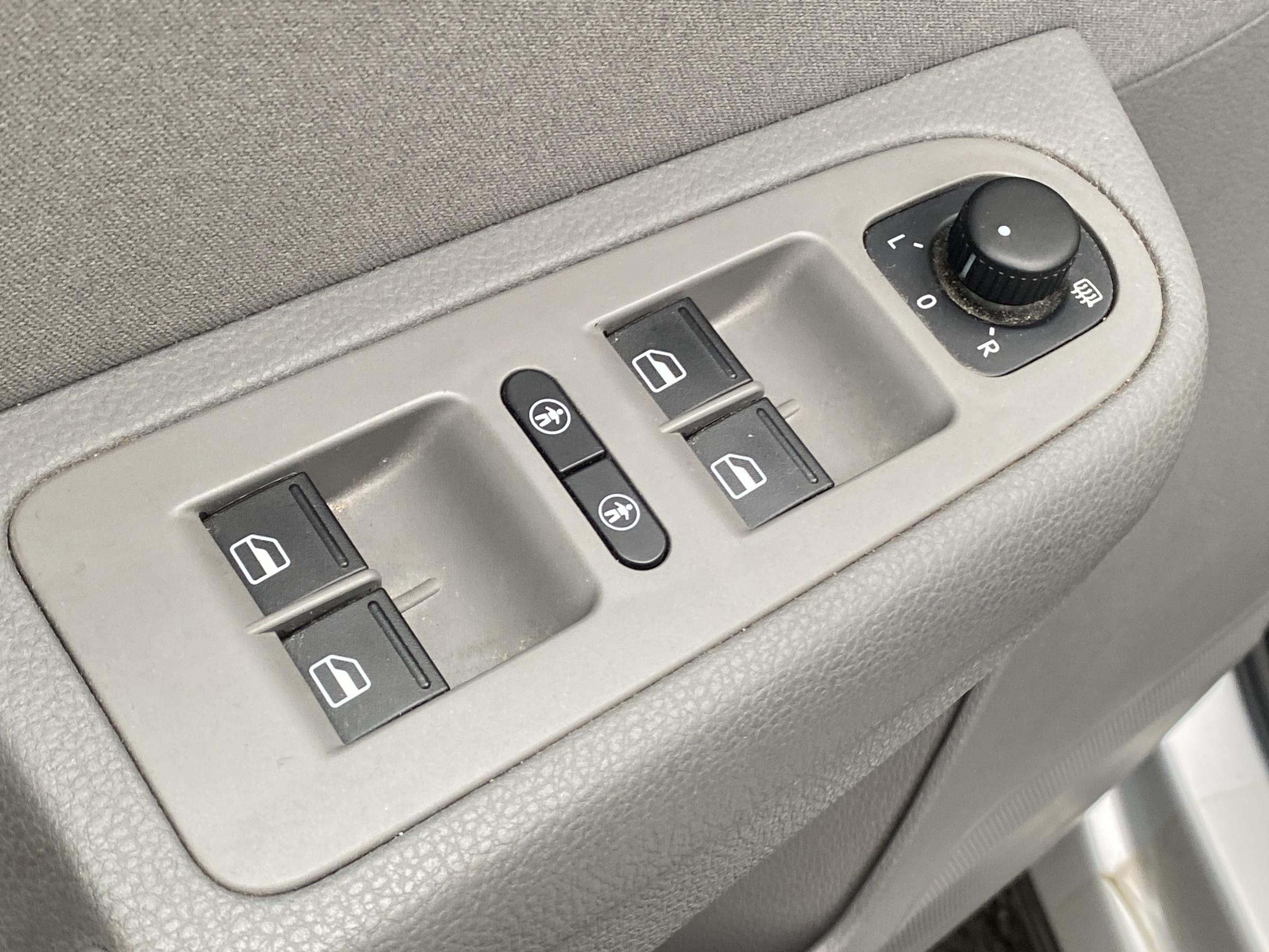 Seat Alhambra, 2013 - pohled č. 12