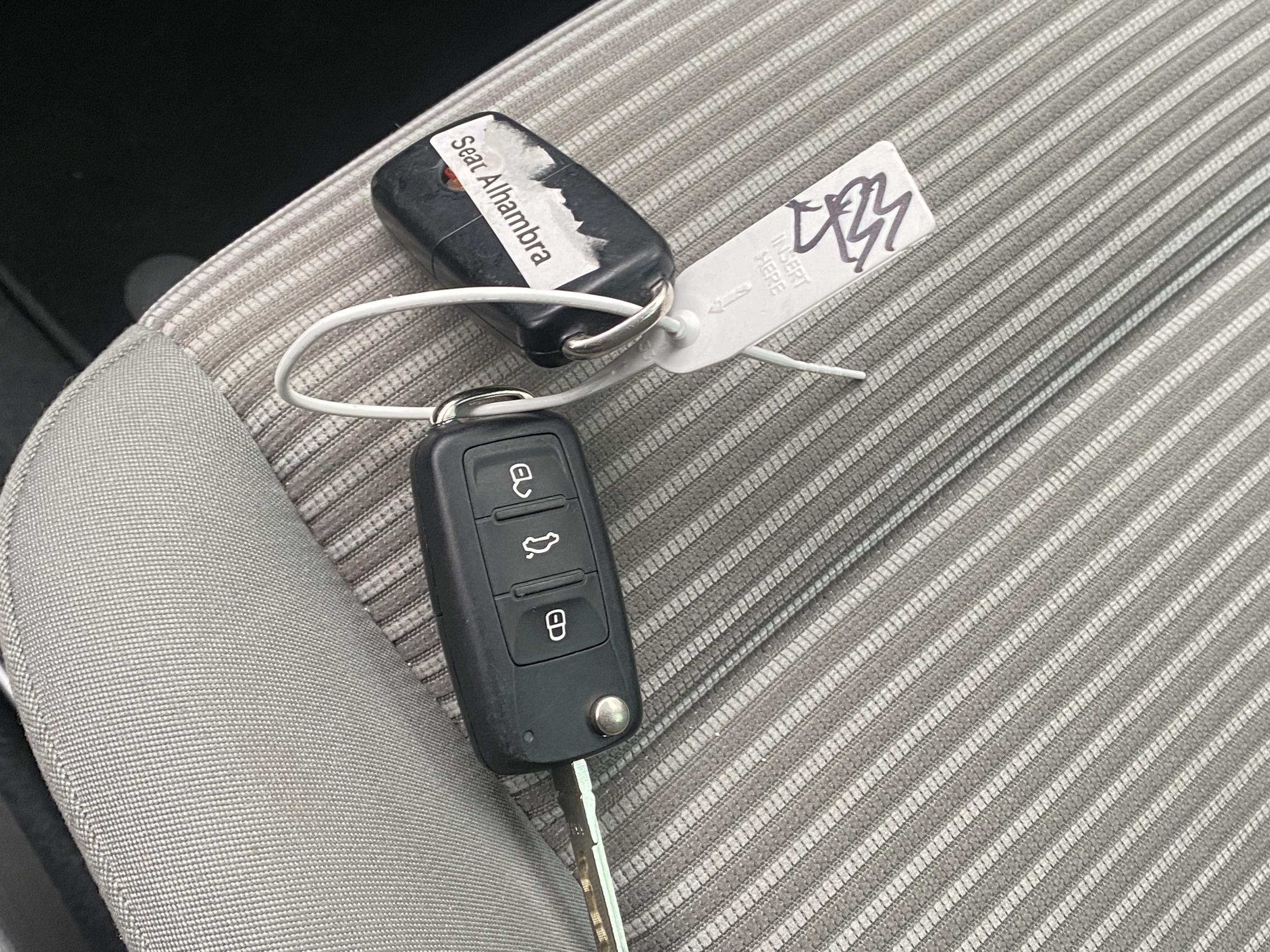 Seat Alhambra, 2013 - pohled č. 20