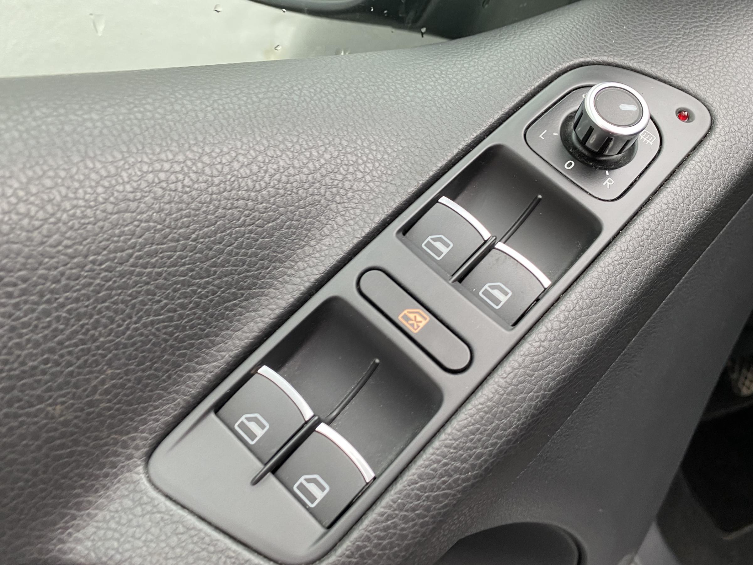 Volkswagen Tiguan, 2012 - pohled č. 13