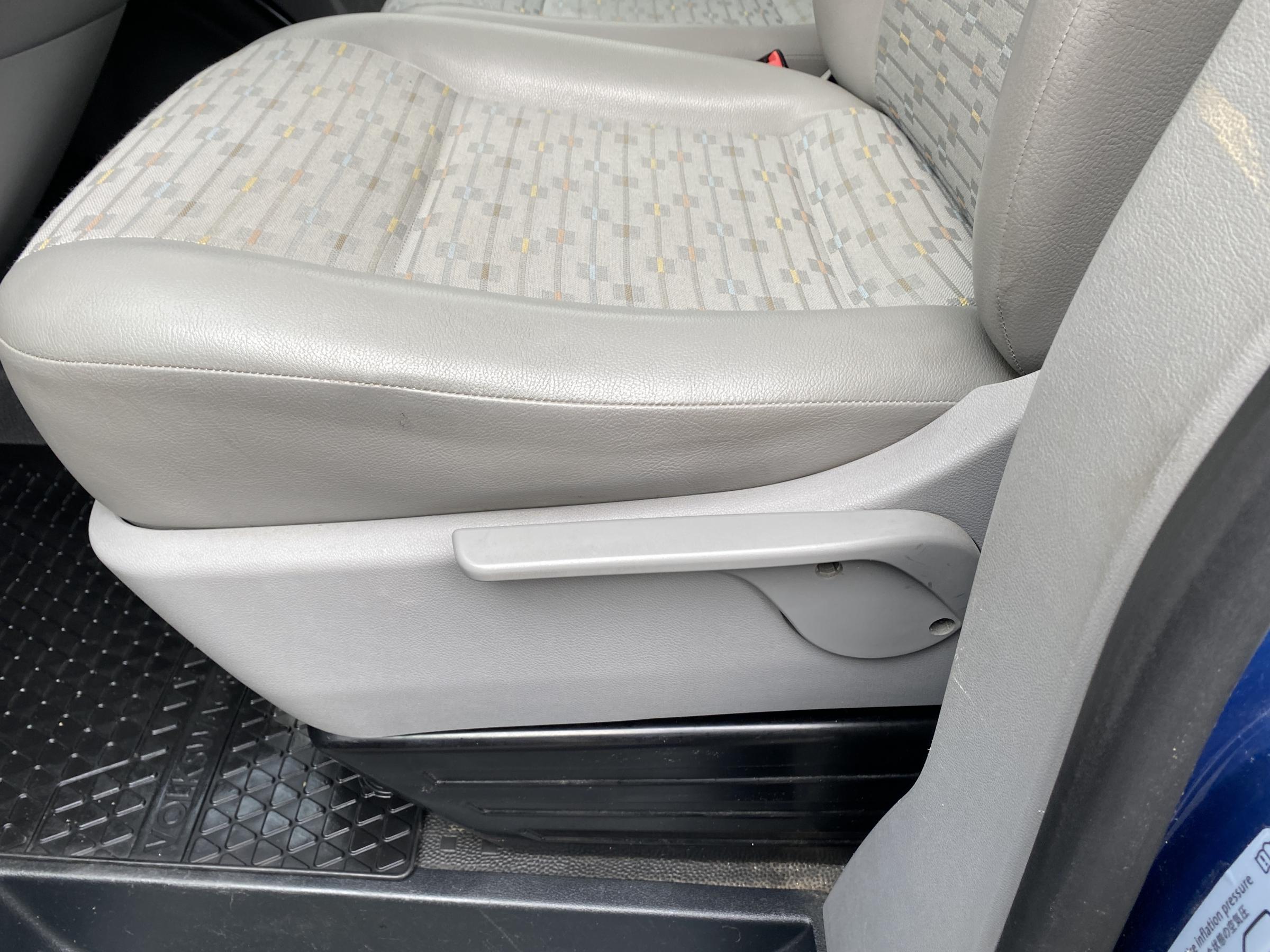 Volkswagen Transporter, 2012 - pohled č. 15