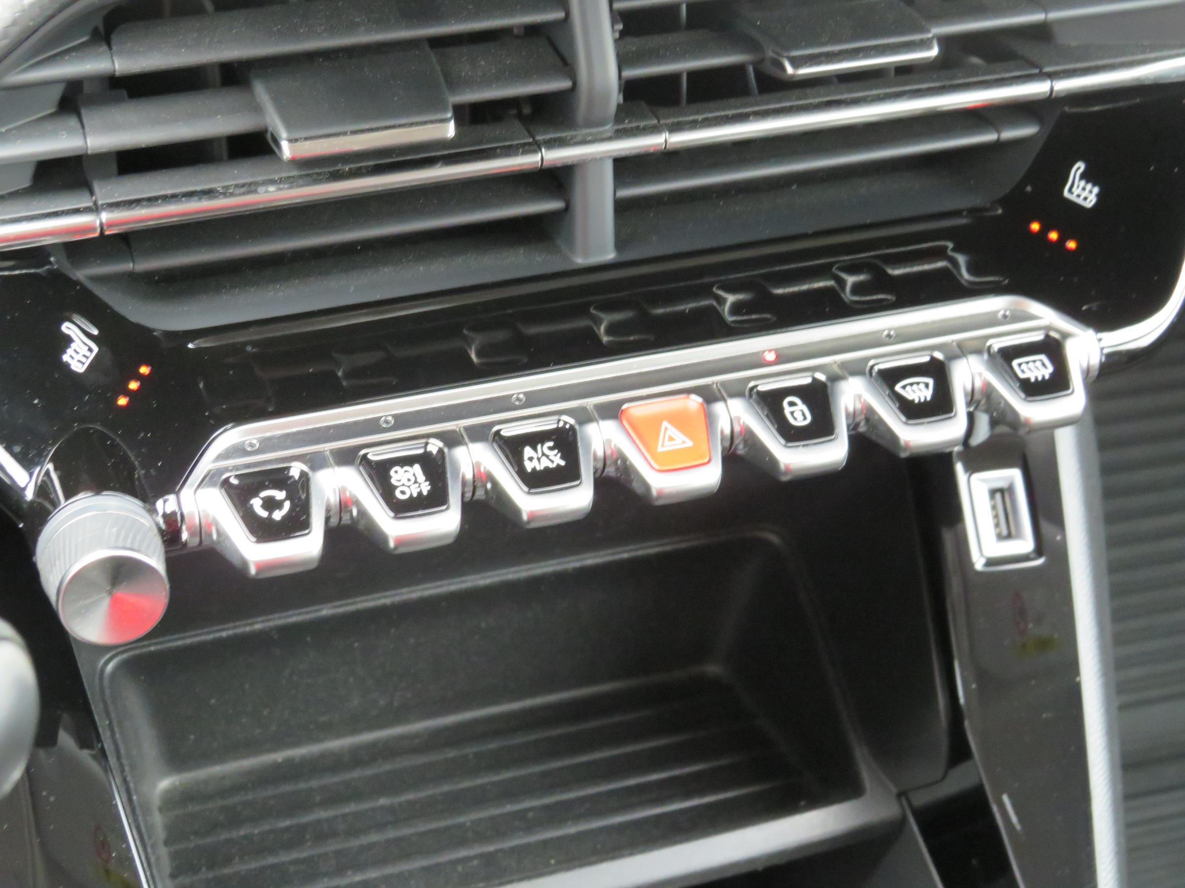 Peugeot 2008, 2020 - pohled č. 24