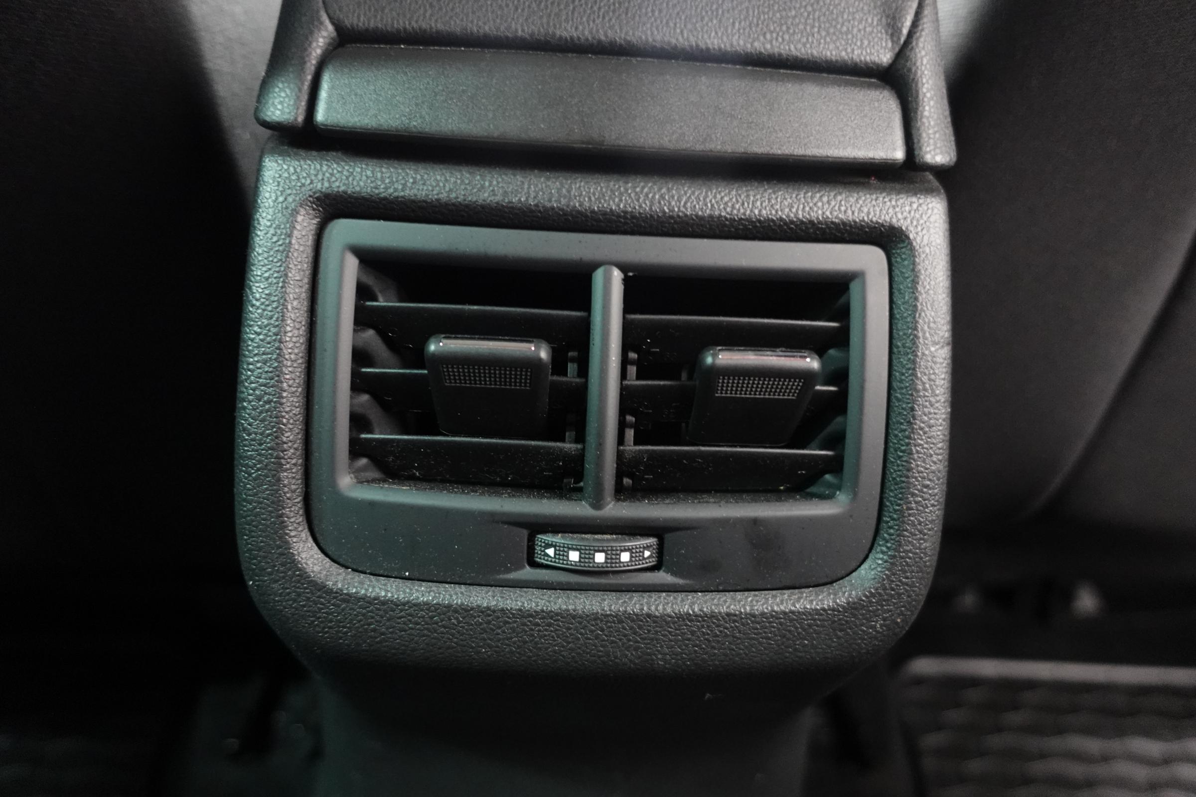 Seat Leon, 2015 - pohled č. 22