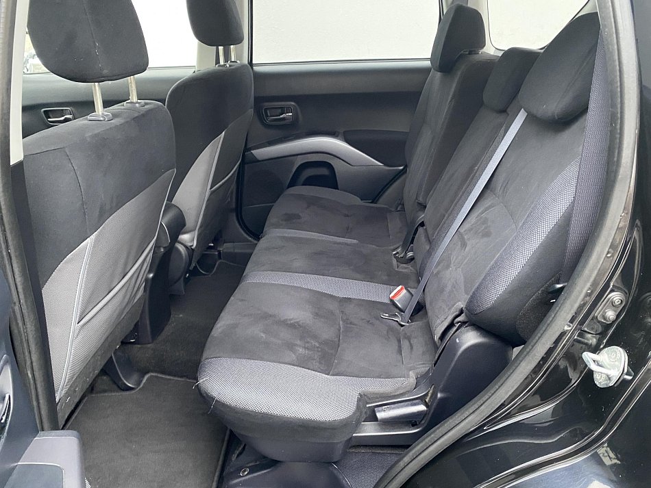 Mitsubishi Outlander 2.4i 