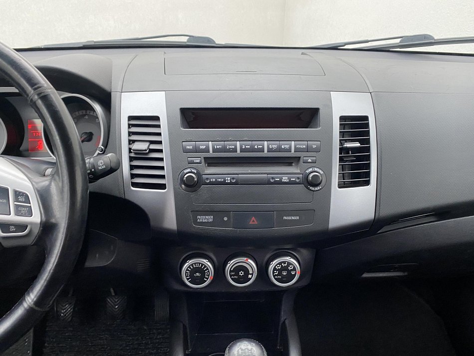 Mitsubishi Outlander 2.4i 