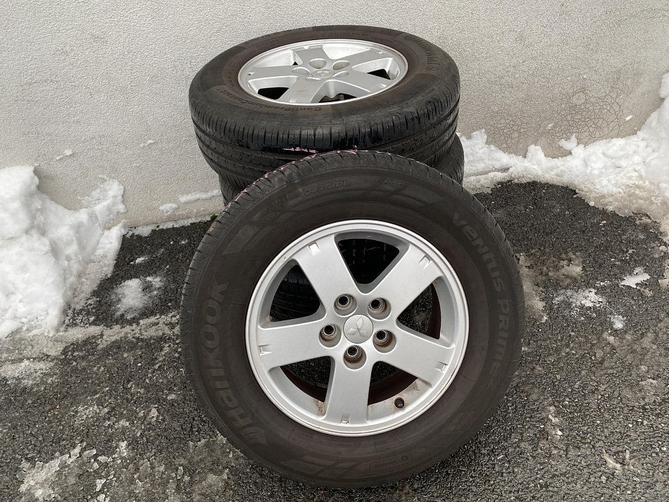 Mitsubishi Outlander 2.4i 