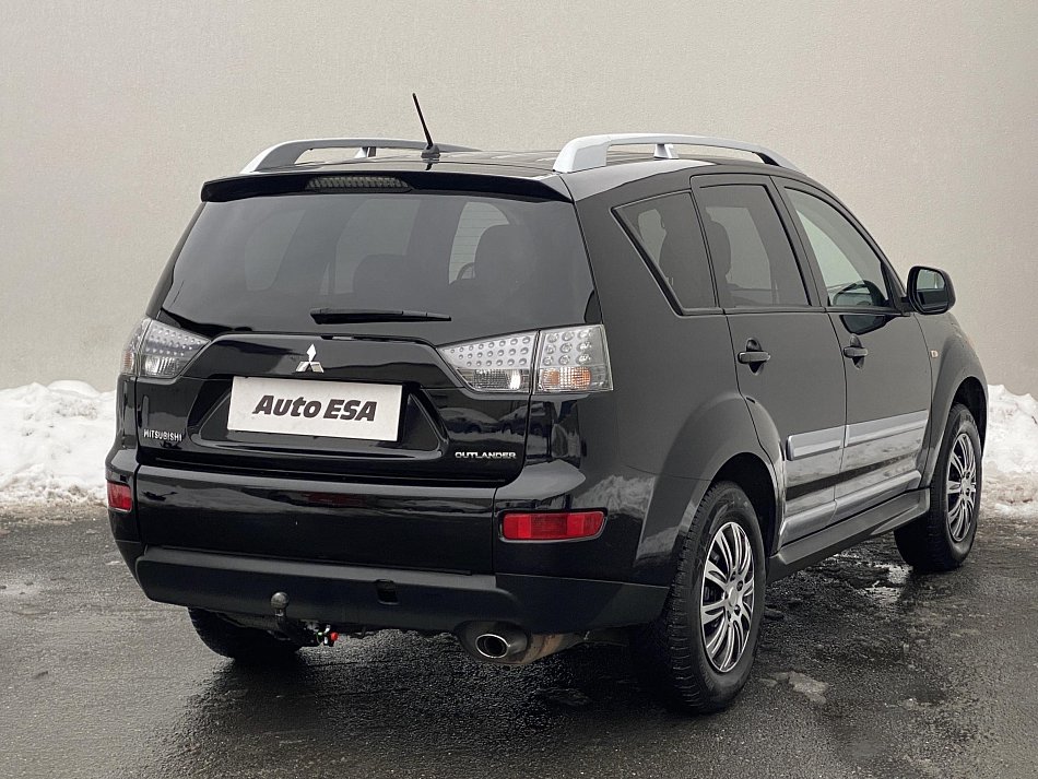 Mitsubishi Outlander 2.4i 