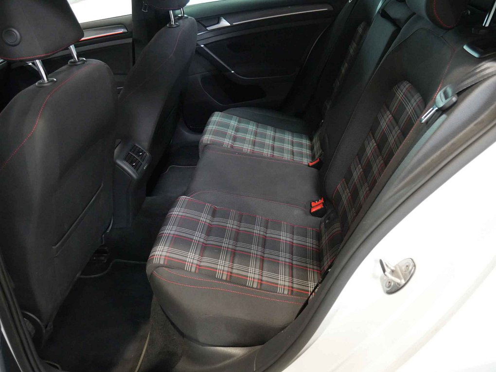 Volkswagen Golf 2.0TSI GTi