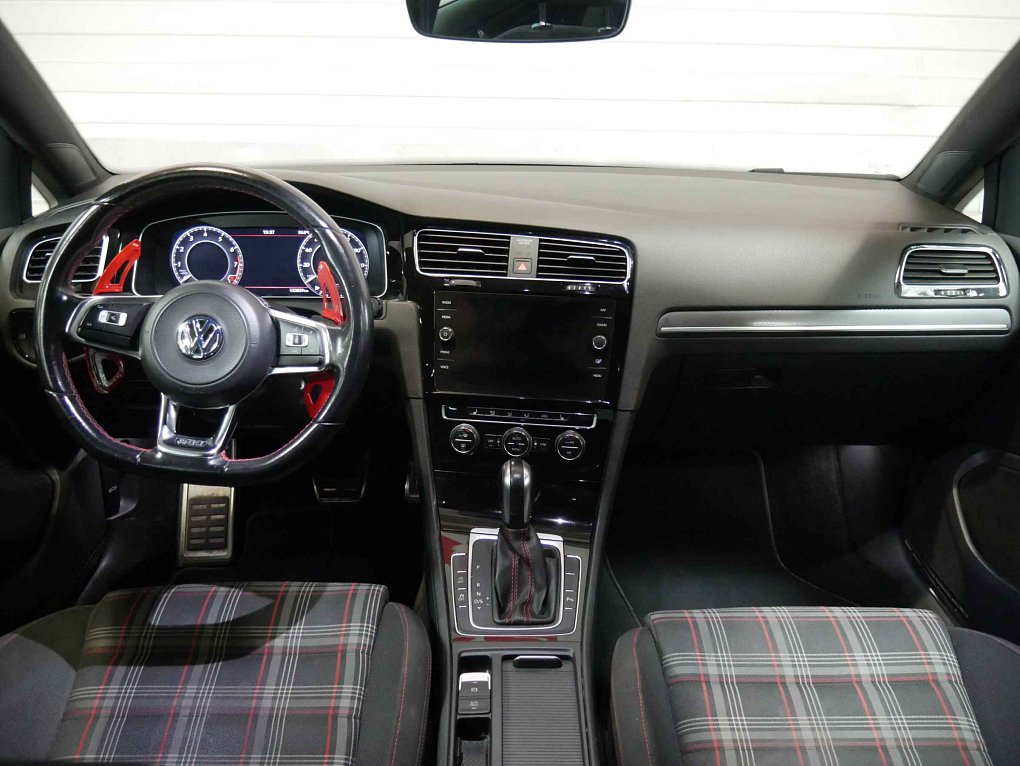 Volkswagen Golf 2.0TSI GTi