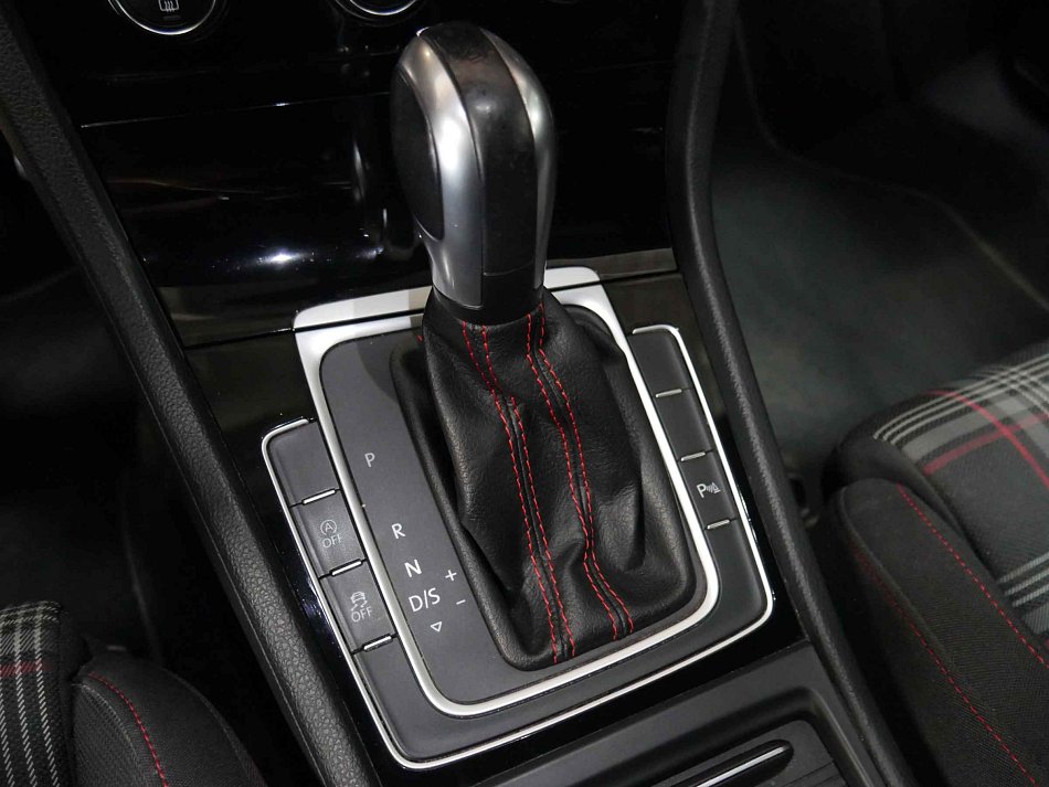 Volkswagen Golf 2.0TSI GTi