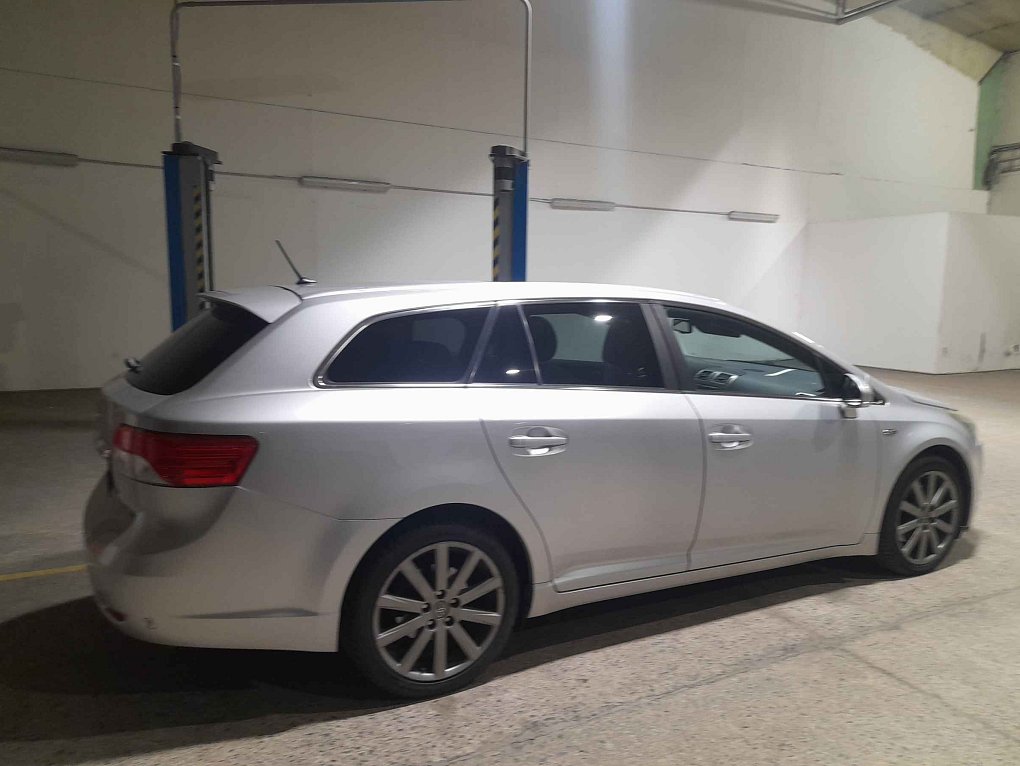 Toyota Avensis 2.2 