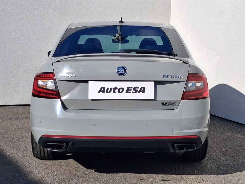 Škoda Octavia III 2.0 TSi RS245