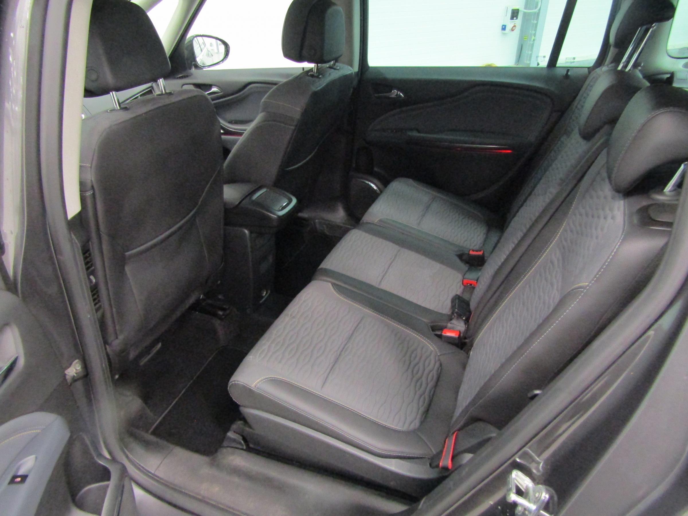 Opel Zafira, 2012 - pohled č. 10