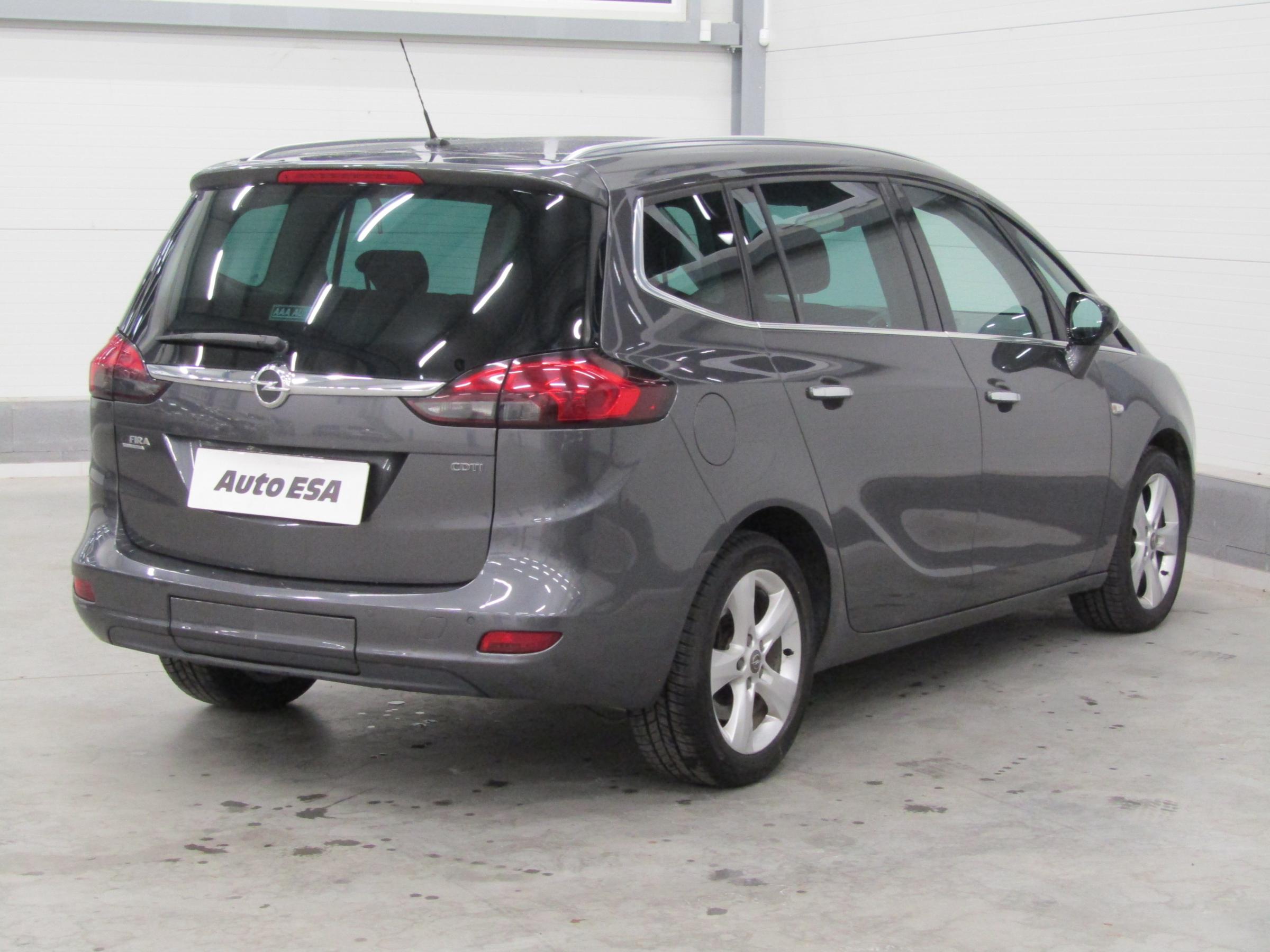 Opel Zafira, 2012 - pohled č. 4
