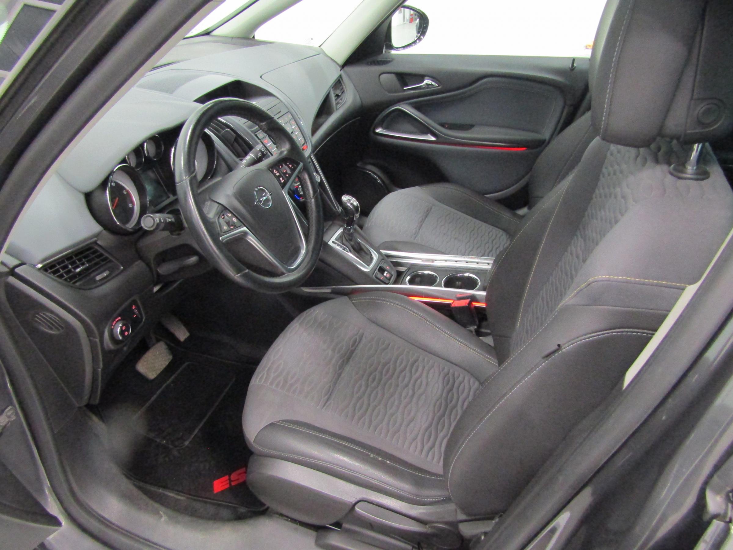 Opel Zafira, 2012 - pohled č. 9