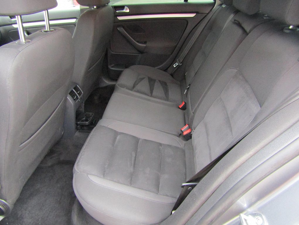 Volkswagen Golf 1.6 TDi Highline