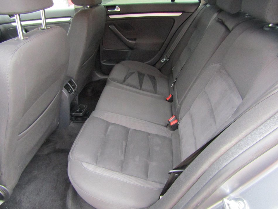 Volkswagen Golf 1.6 TDi Highline