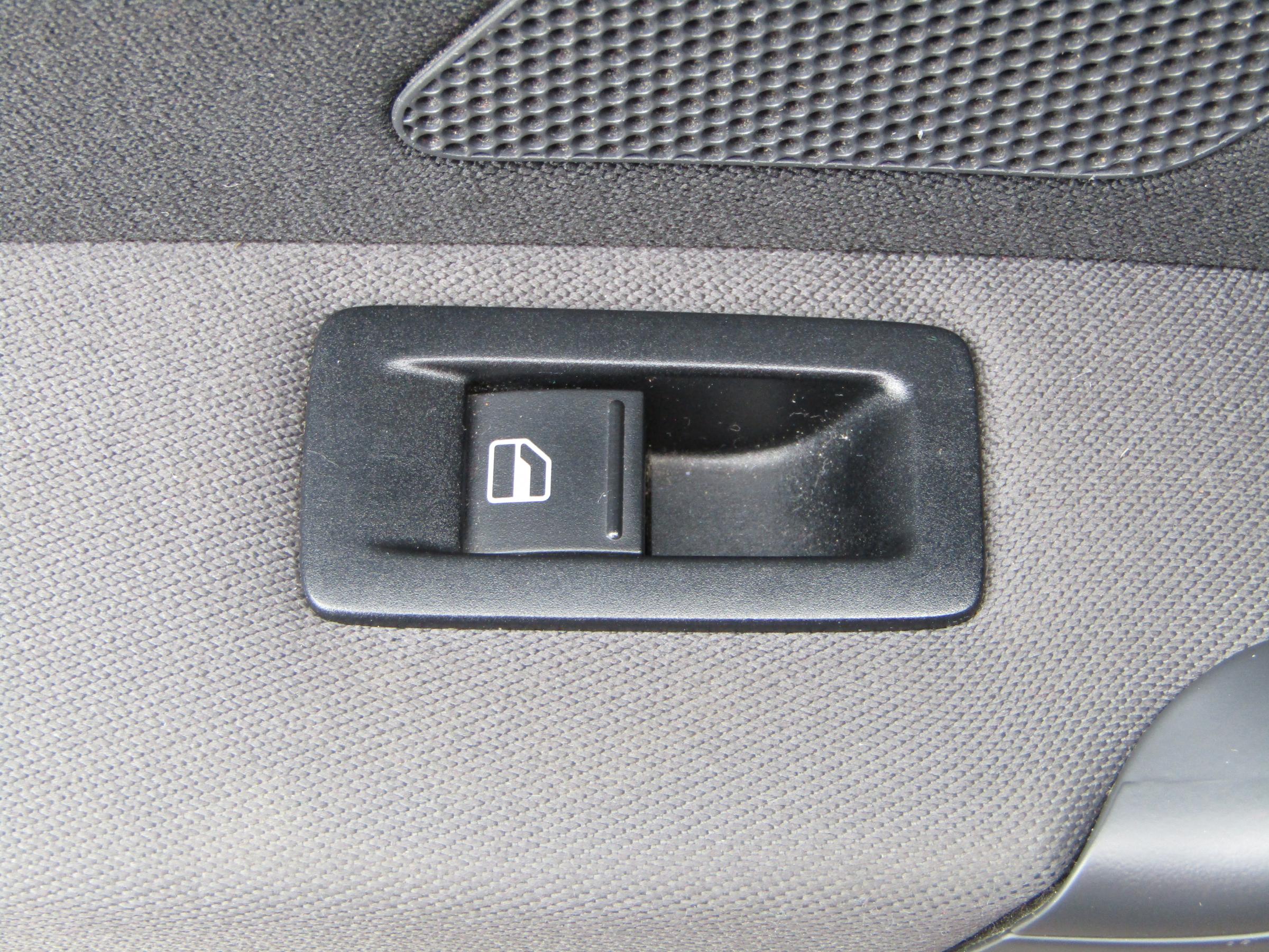 Volkswagen Touran, 2009 - pohled č. 14