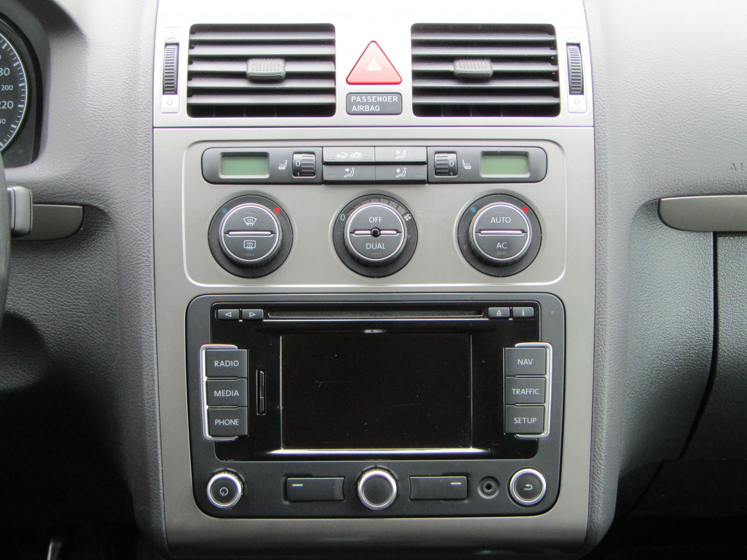 Volkswagen Touran, 2009 - pohled č. 16