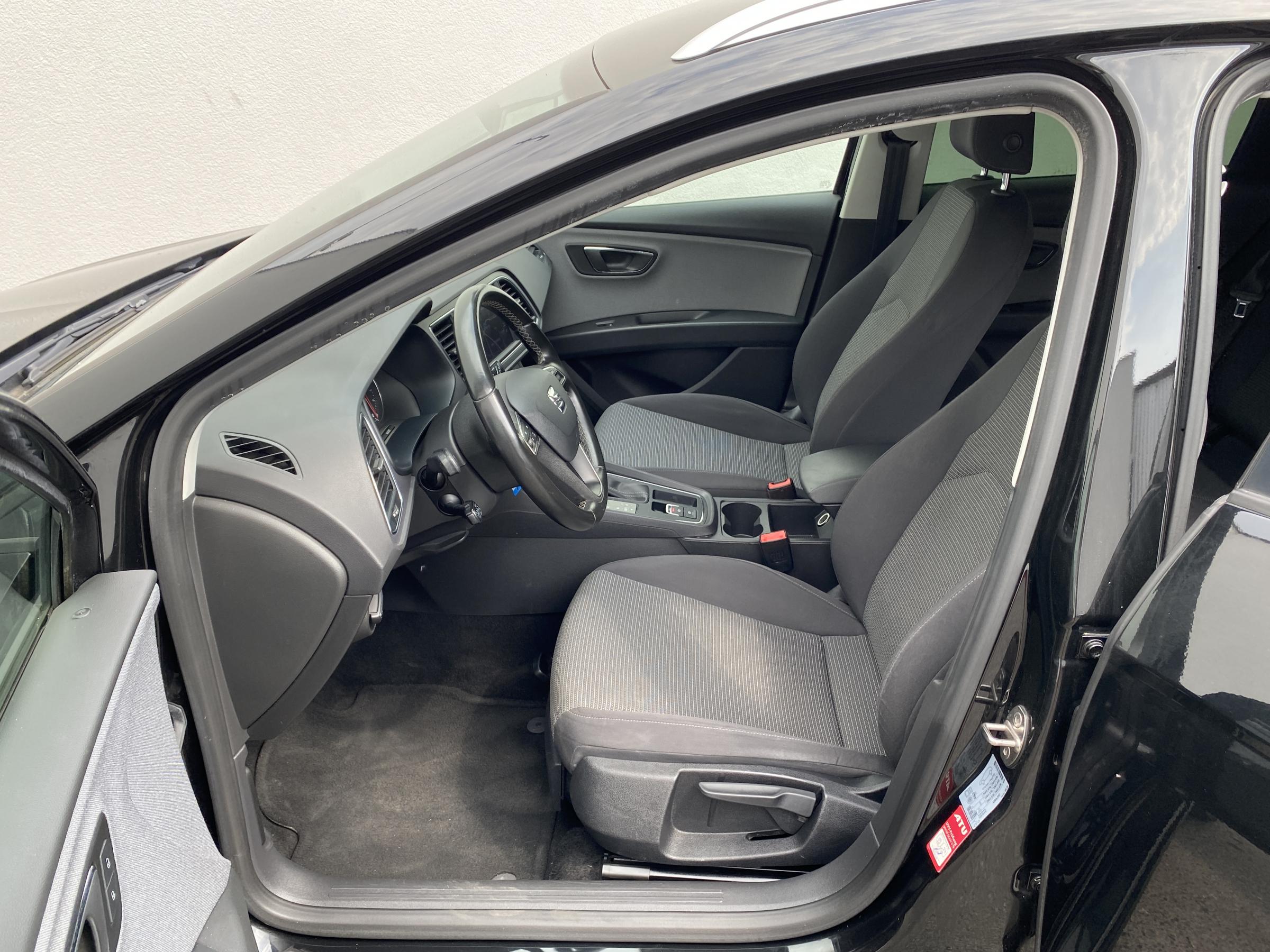 Seat Leon, 2019 - pohled č. 12