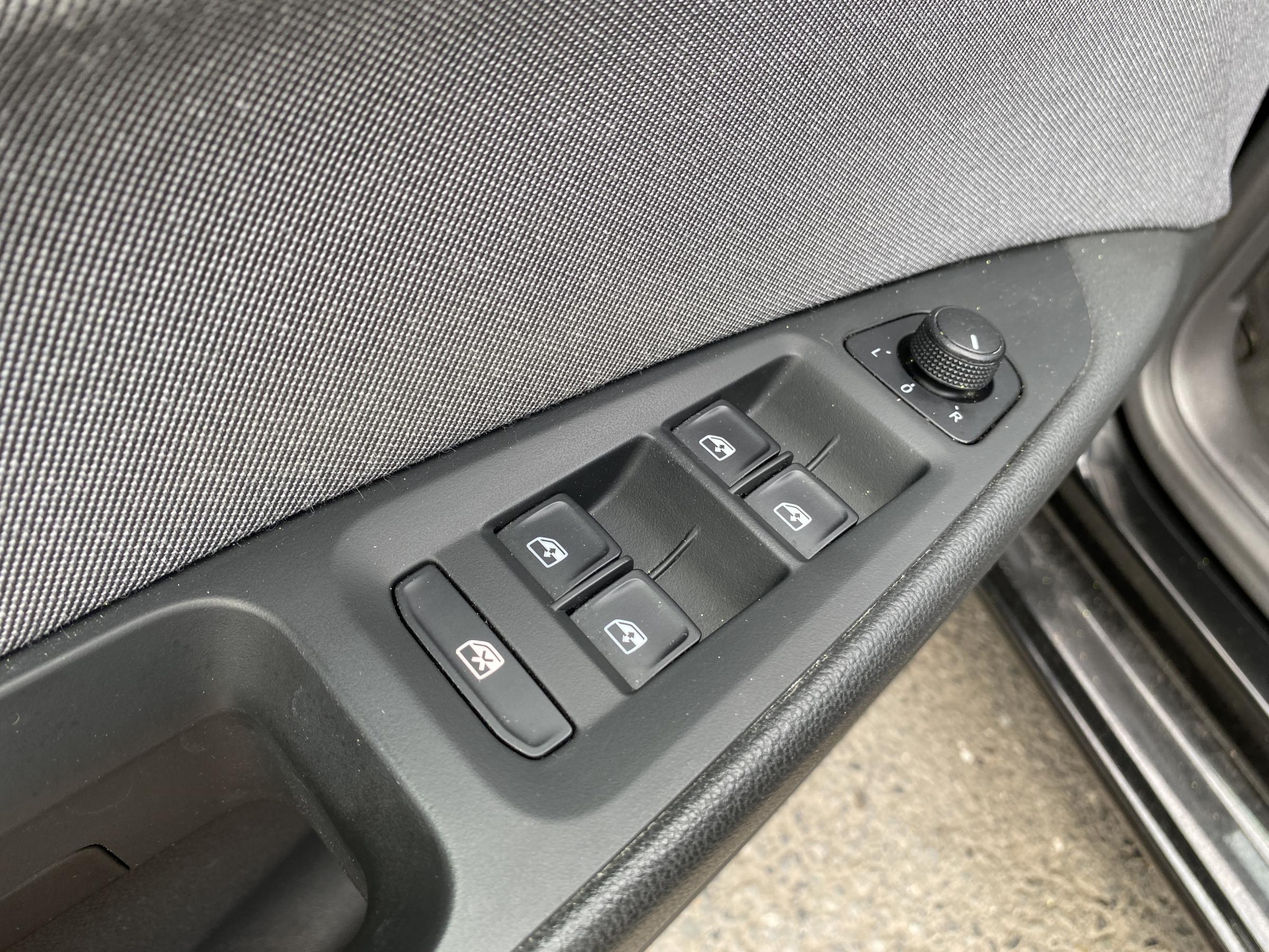 Seat Leon, 2019 - pohled č. 14